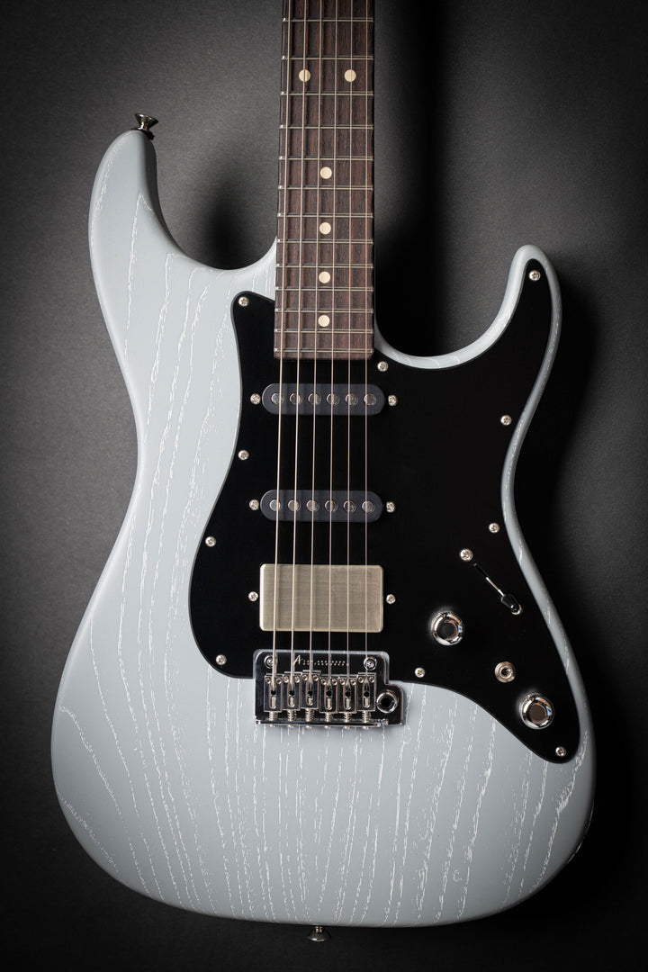 The Classic Satin Organic Grain Super Sonic Gray (120725A)