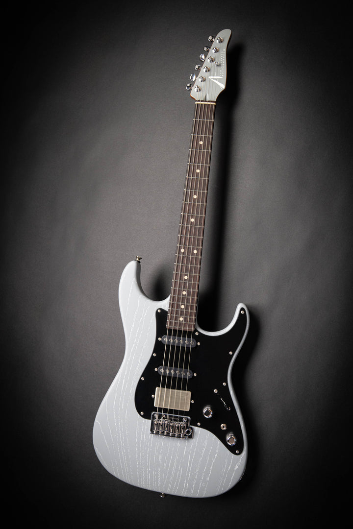 The Classic Satin Organic Grain Super Sonic Gray (120725A)