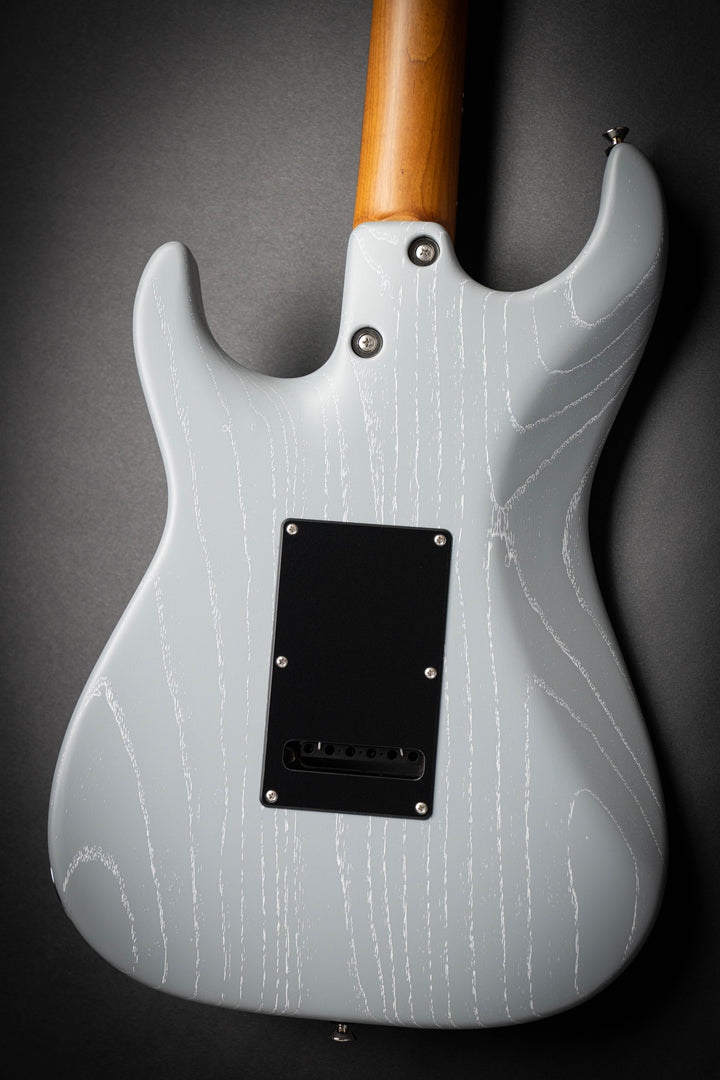 The Classic Satin Organic Grain Super Sonic Gray (120725A)