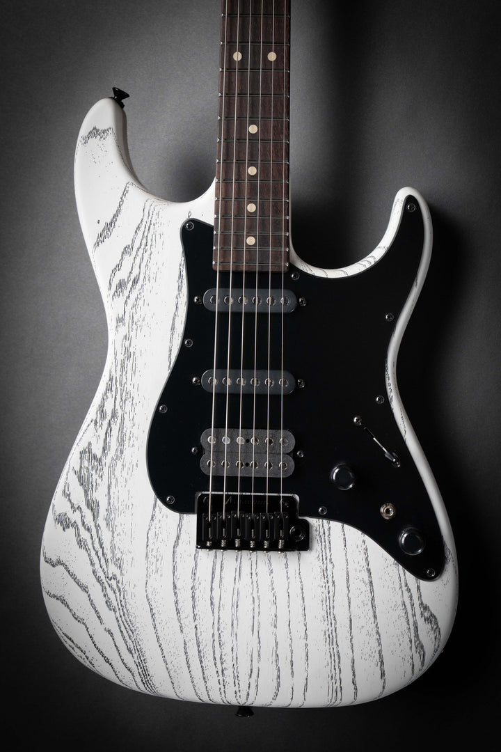 The Classic Satin Organic Grain White with Black (071526A)