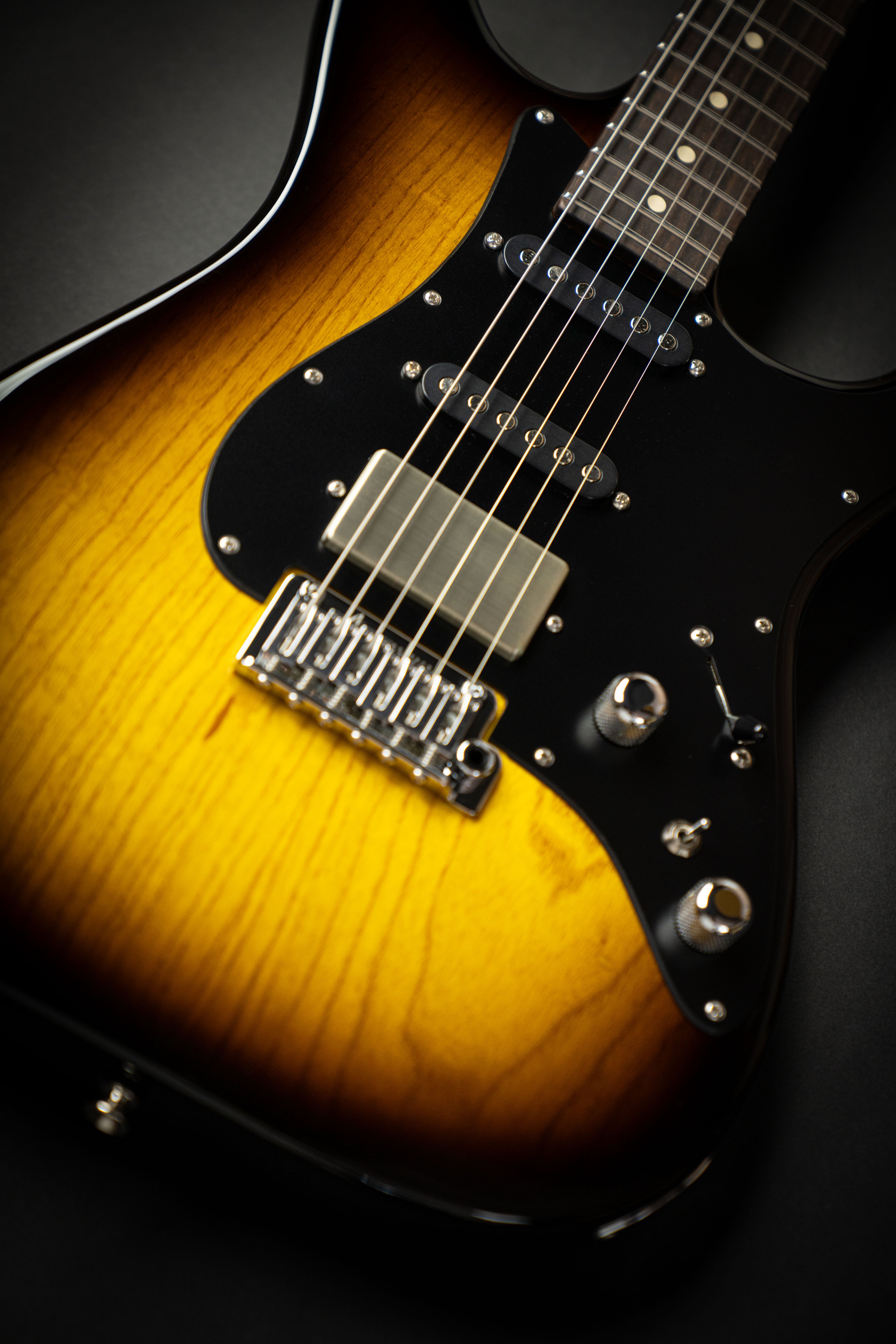 Tom Anderson The Classic Tobacco Burst (050825P) – Guitars Rebellion