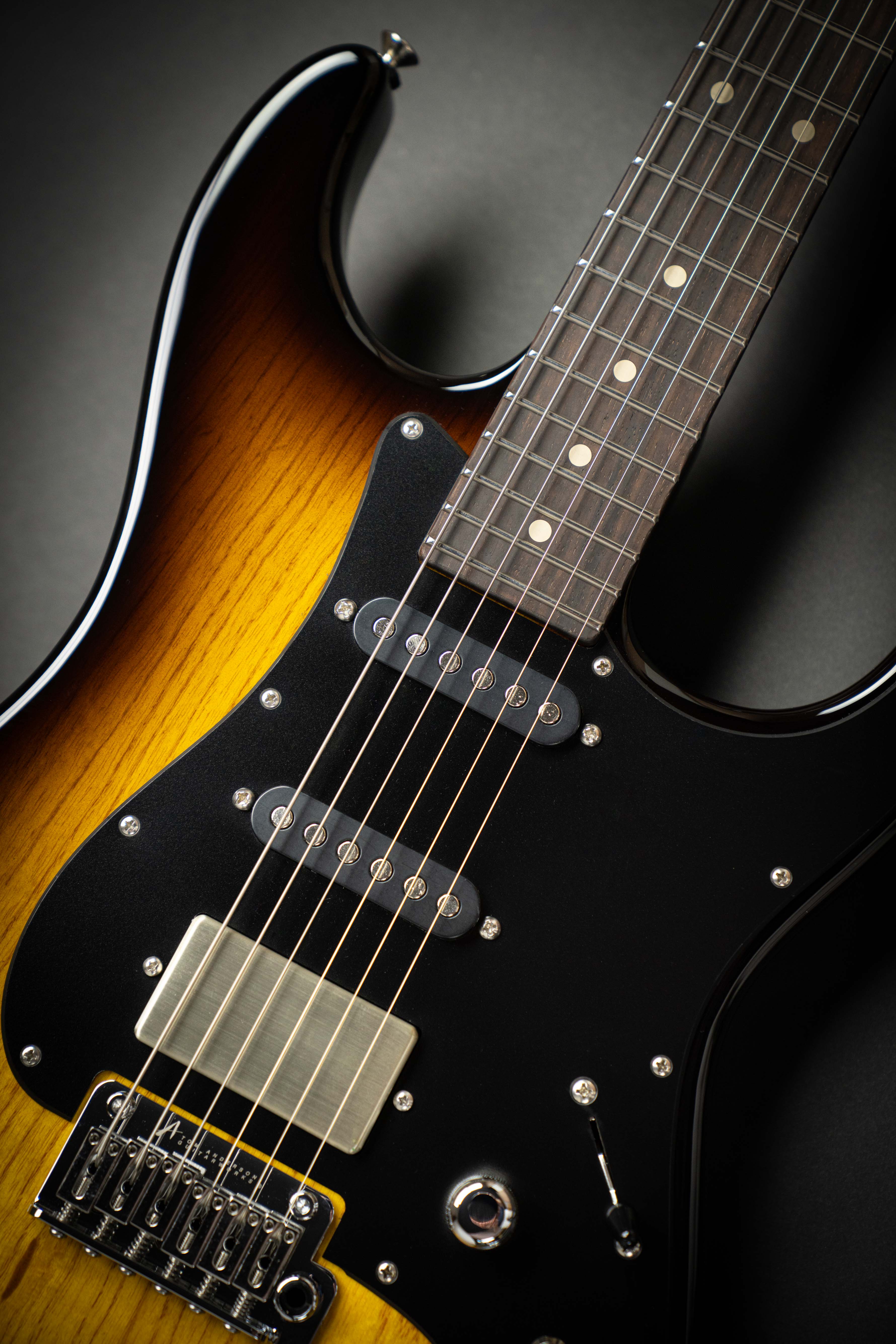 Tom Anderson The Classic Tobacco Burst (050825P) – Guitars Rebellion