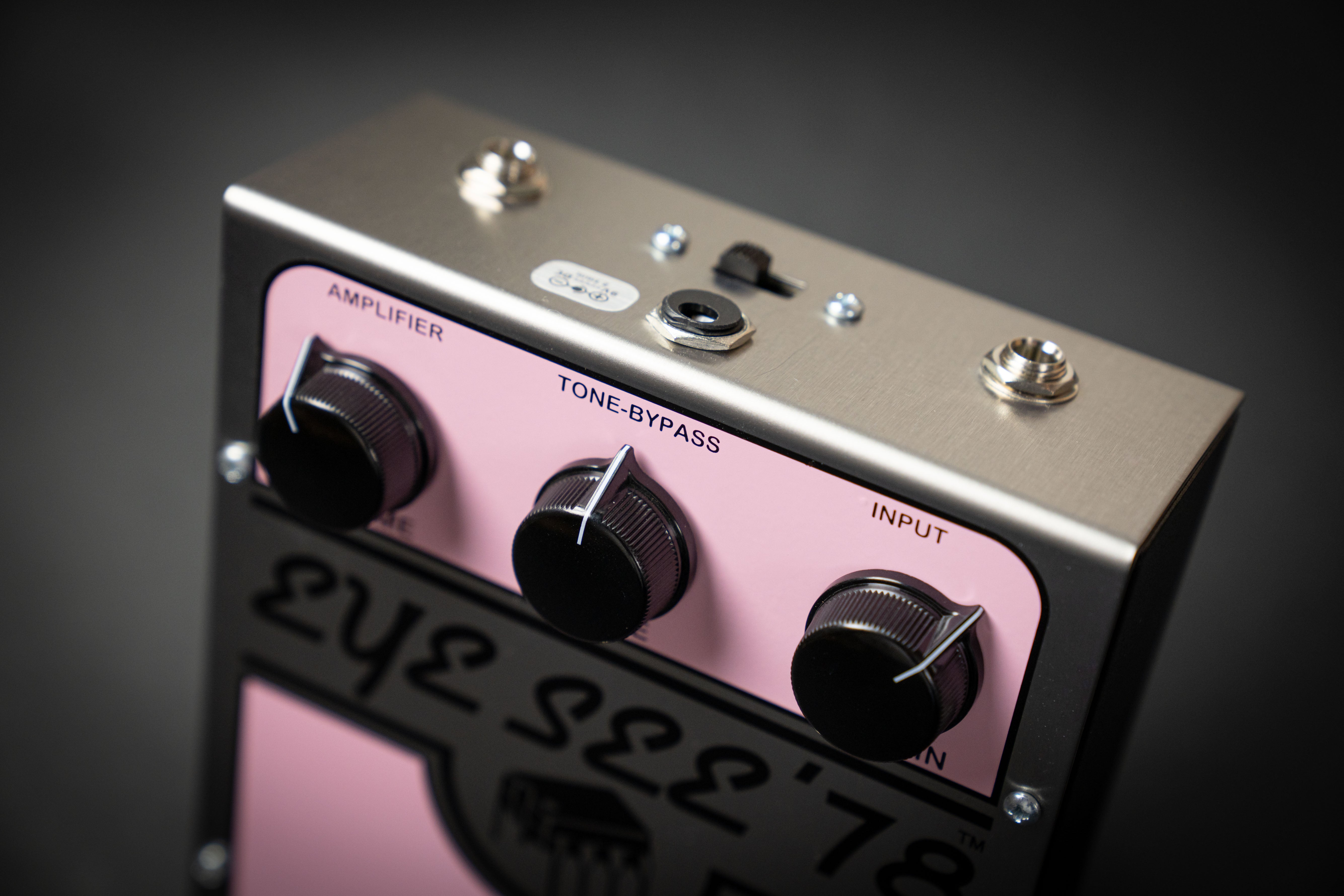 レビュー高評価の商品!の商品をすべて Wren and Rebellion Guitars – OG '78 See Eye Cuff 邦楽