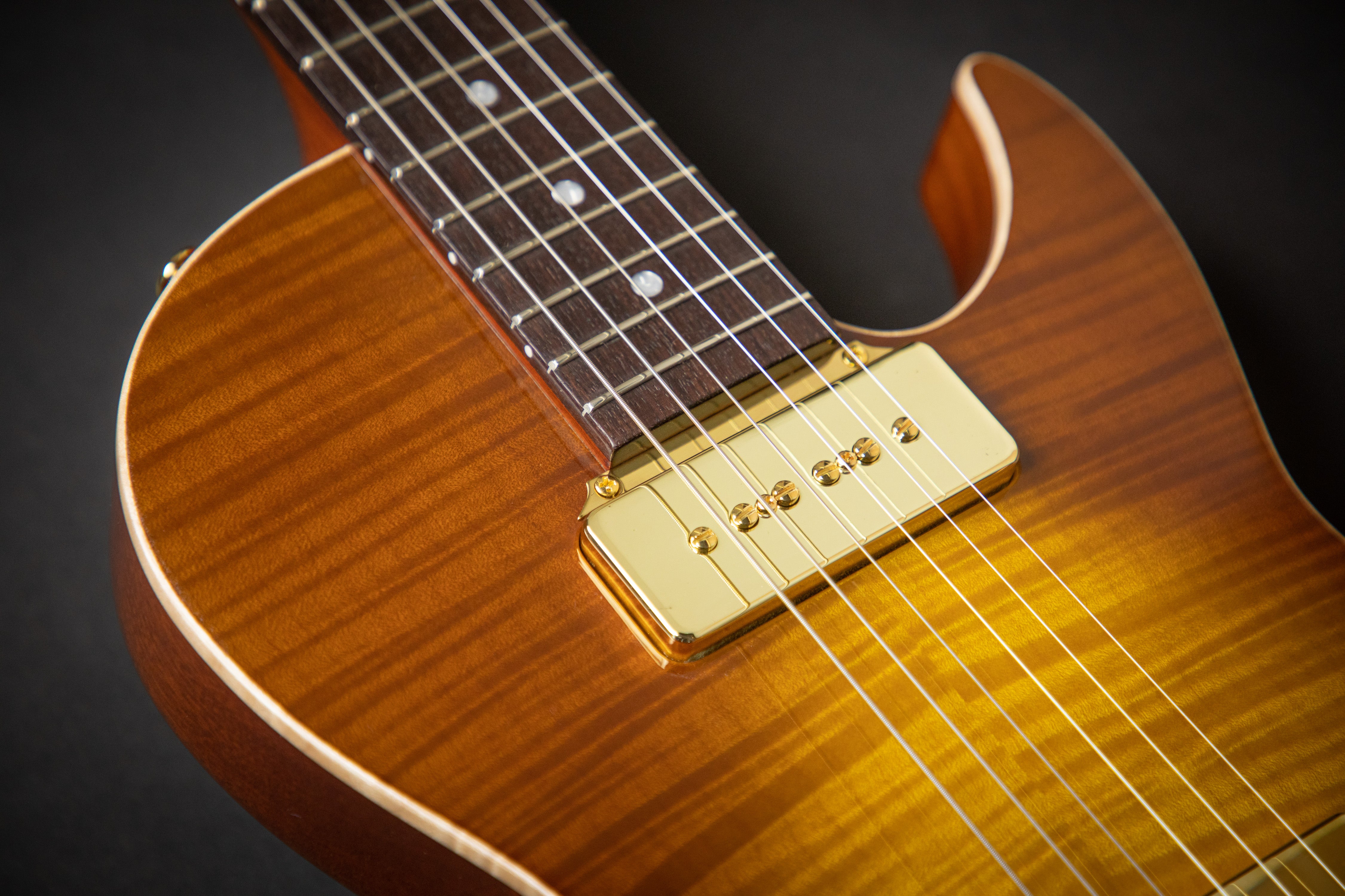 B&G Guitars Private Build - Little Sister Honey Burst Cutaway