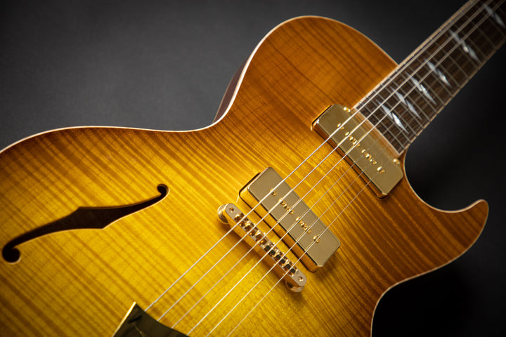 Private Build - Goldfinger Honey Burst P90 (2001009)