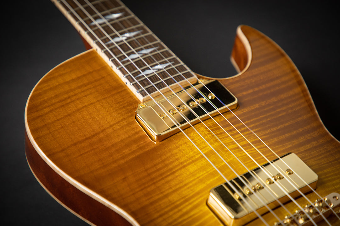 Private Build - Goldfinger Honey Burst P90 (2001009)