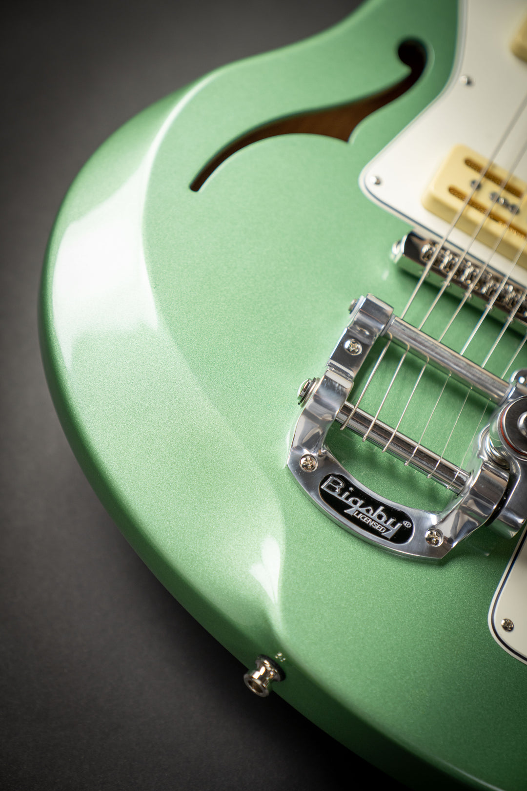 Original Conquer 59 Bigsby Silver Jade (C5900224)