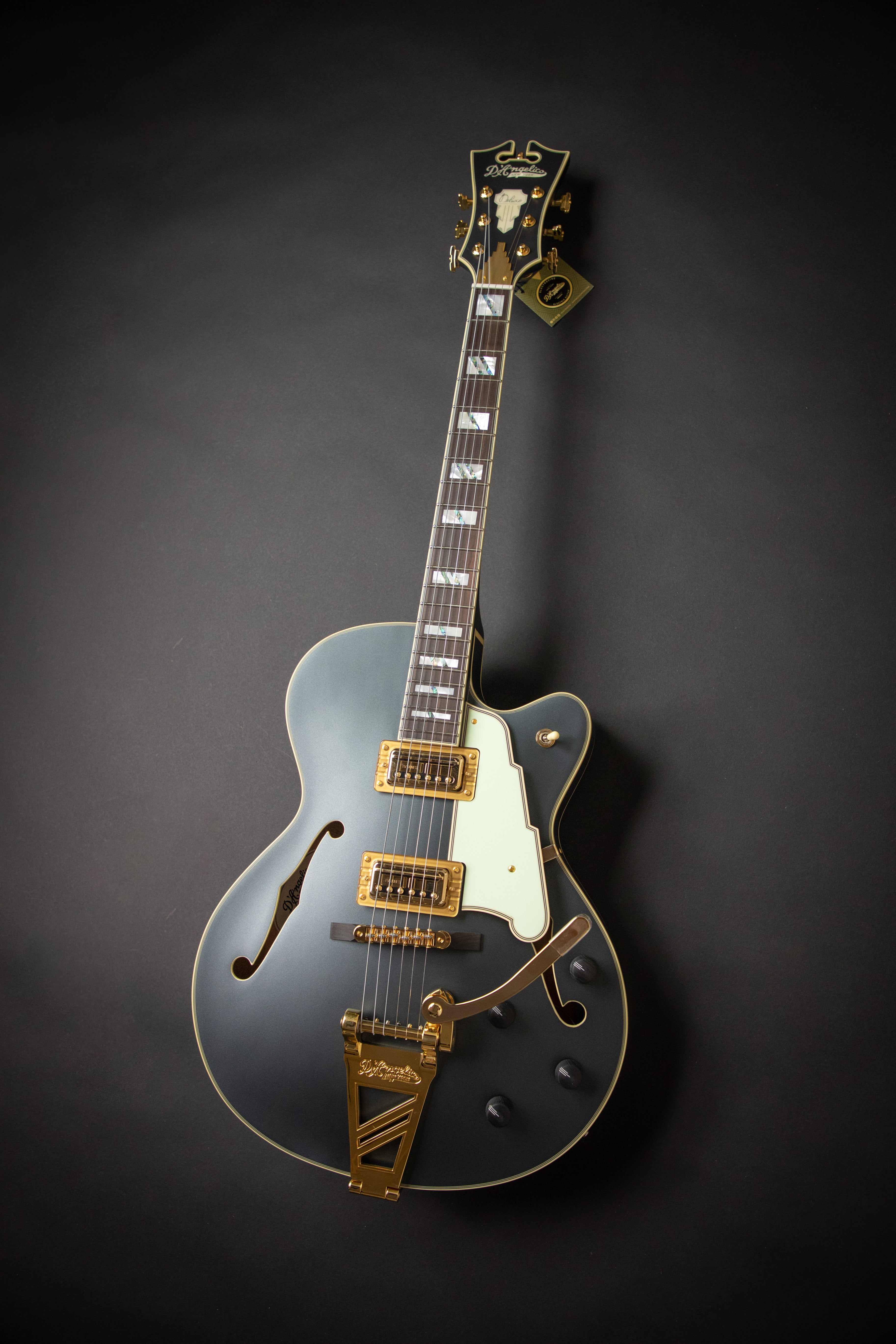 D'Angelico Deluxe 175 LE Matte Charcoal (W2003252) – Guitars Rebellion