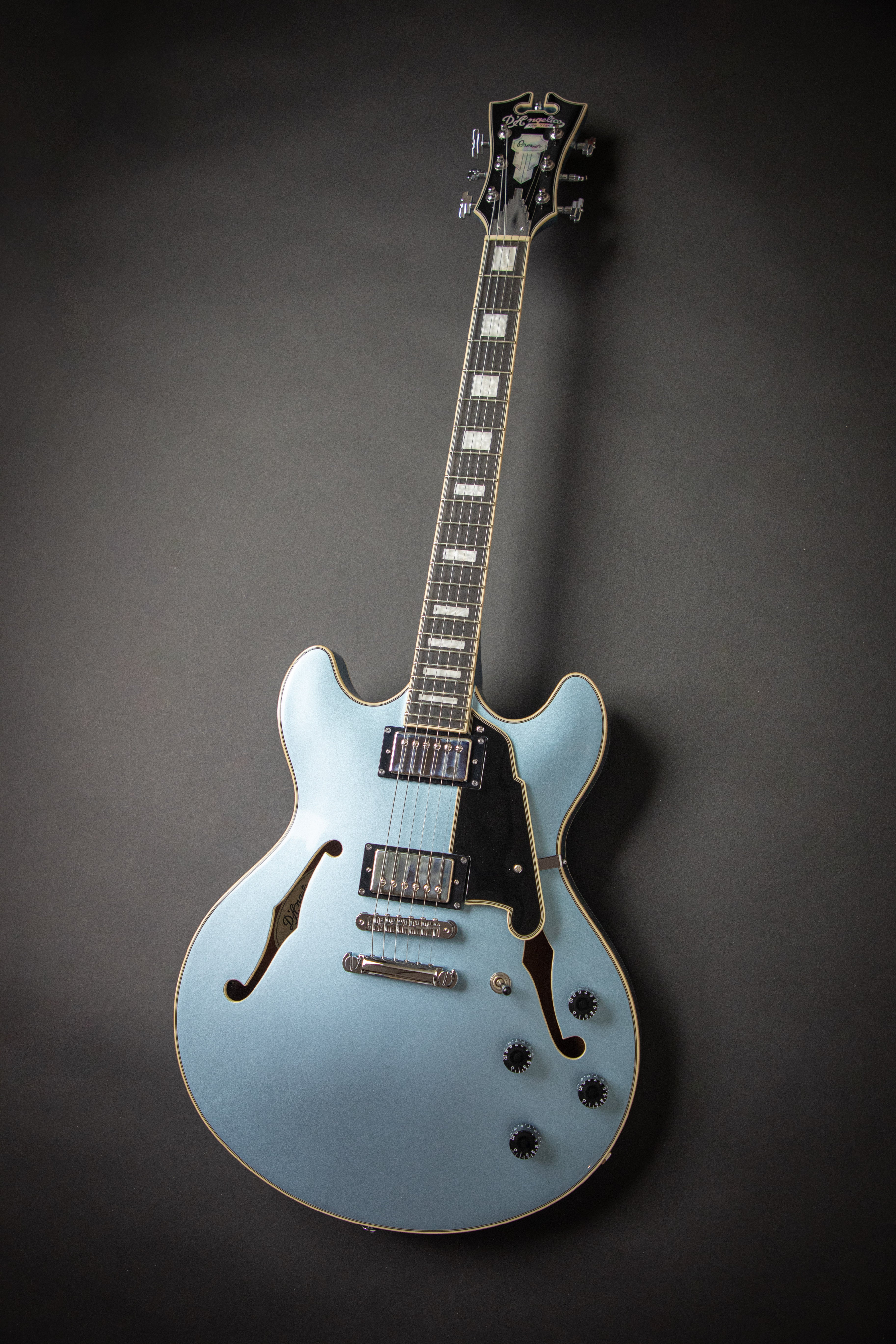 D'Angelico Premier DC Boardwalk Iced Blue Metallic (KP201737