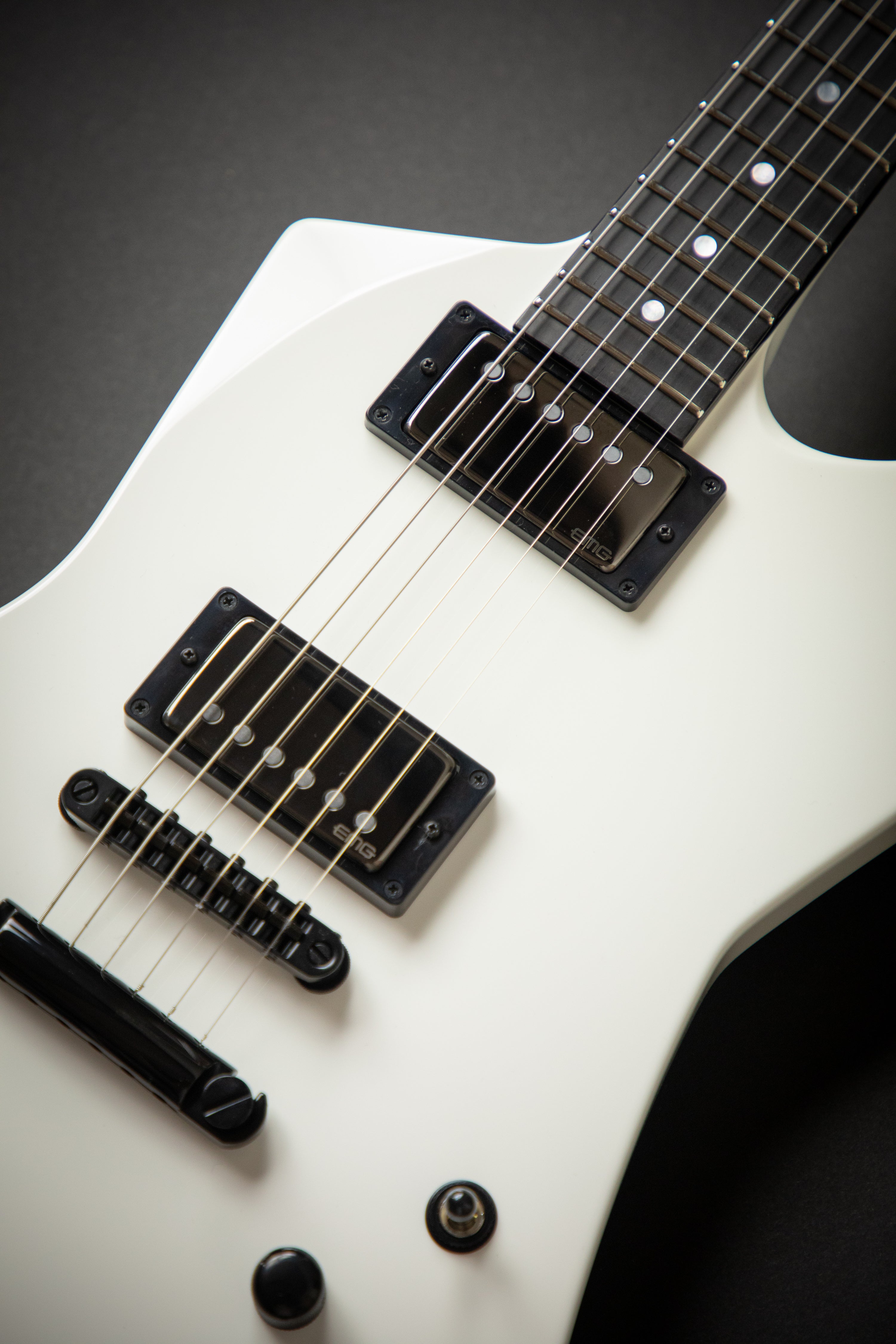 ESP Custom Shop Snakebyte White (E2XXX92) – Guitars Rebellion