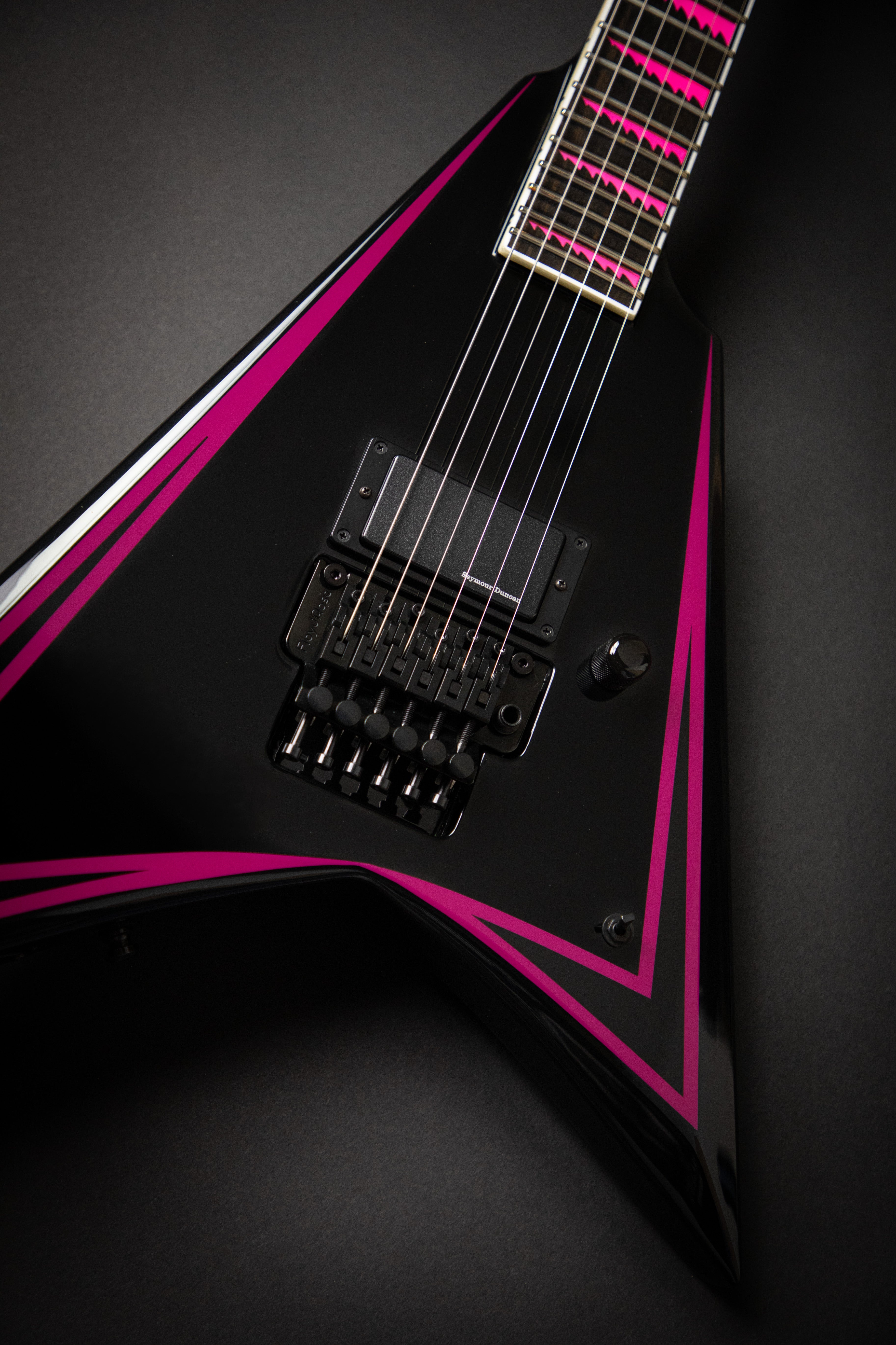 Edwards E-AL-166 Pink Sawtooth (ED2116494) – Guitars Rebellion