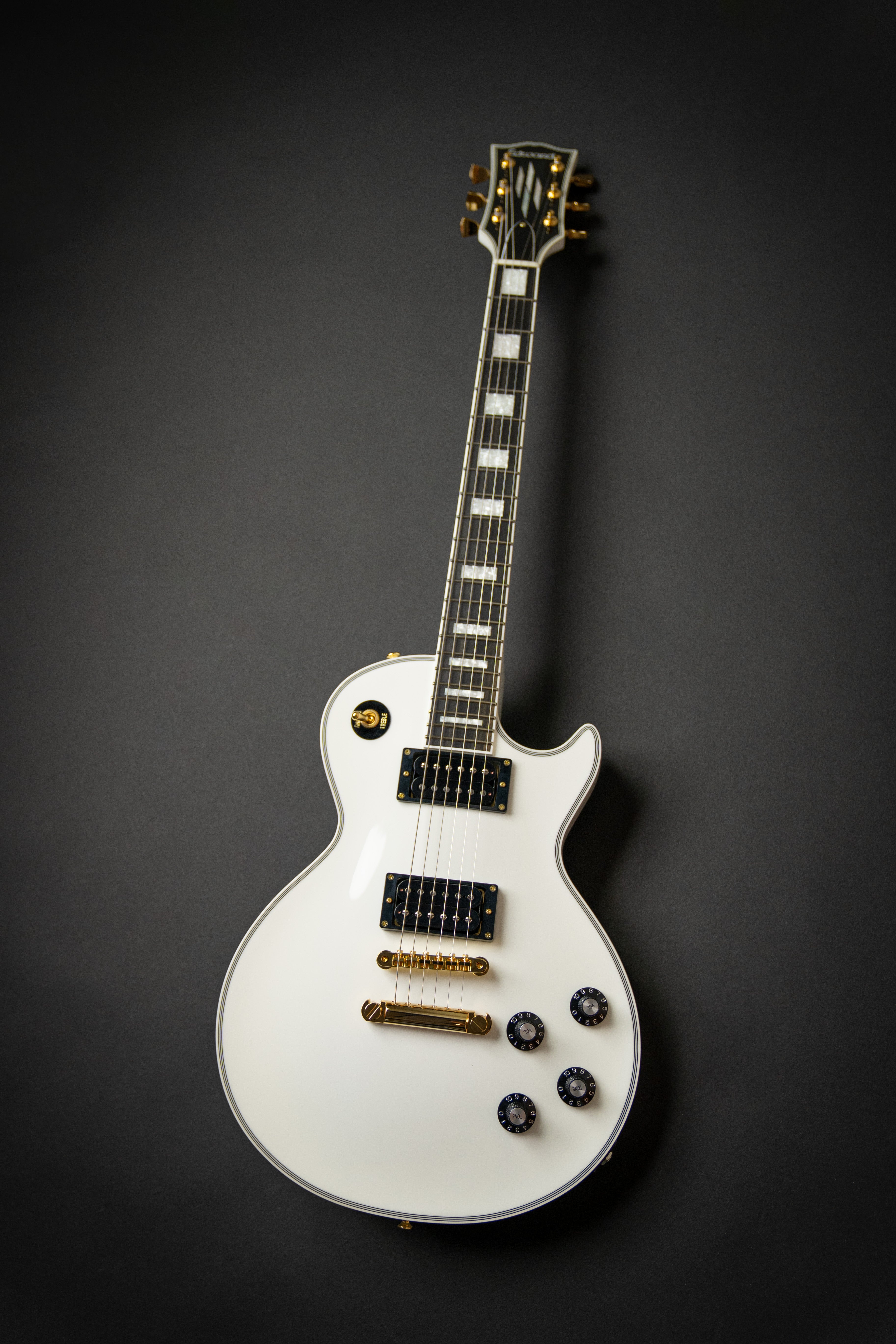 Edwards E-LPC White (ED2103468) – Guitars Rebellion