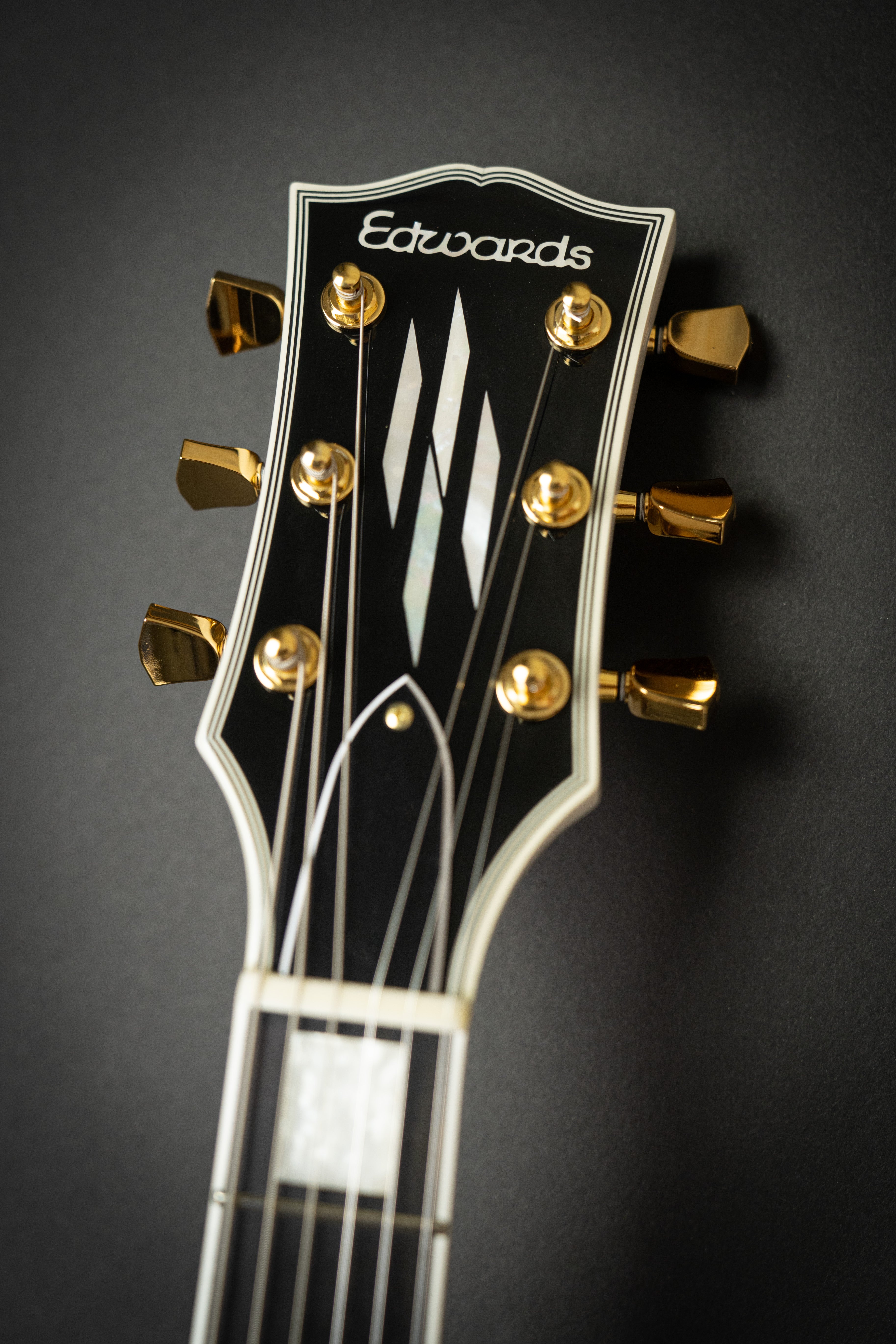 Edwards E-LPC White (ED2103468) – Guitars Rebellion