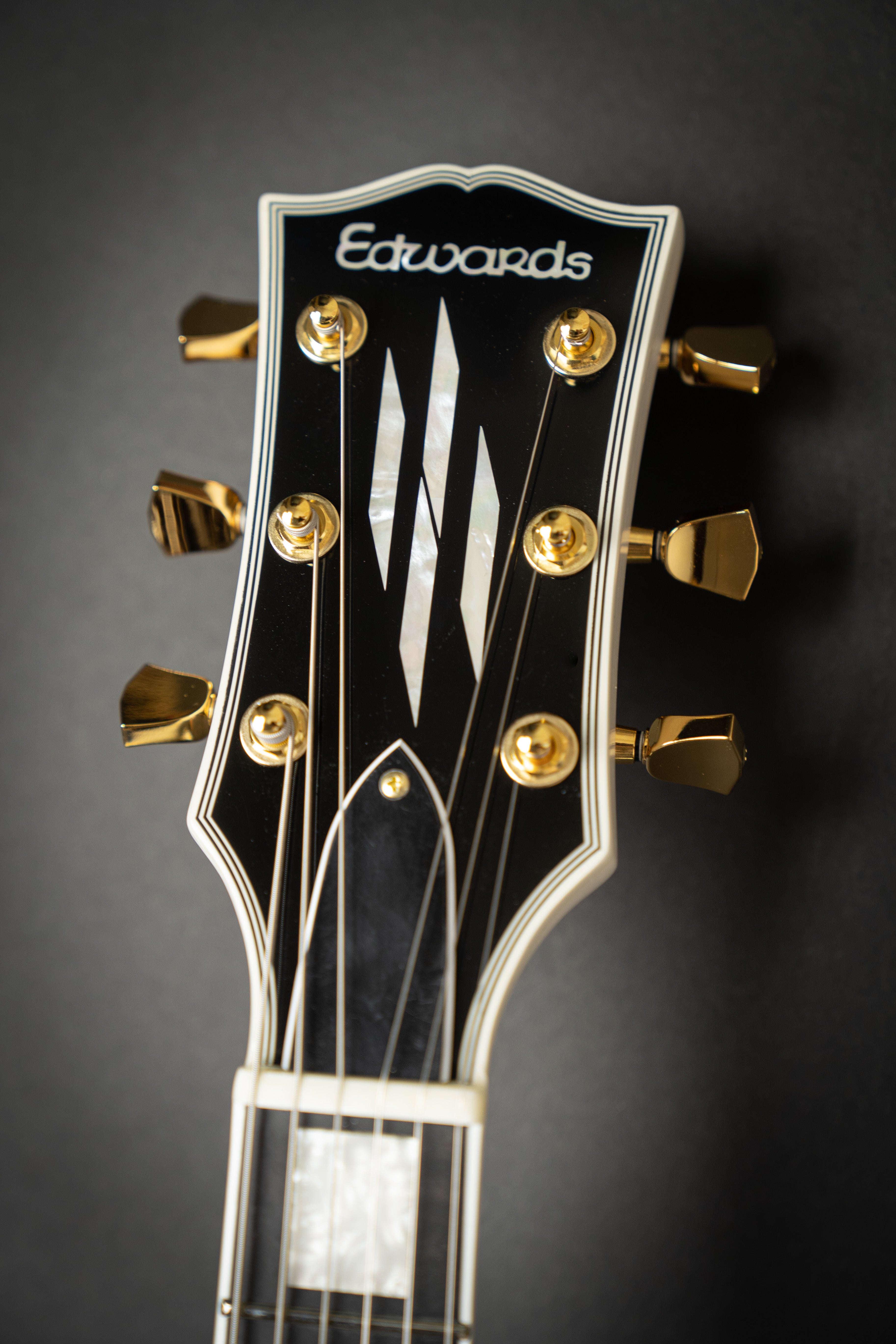 Edwards E-LPC White (ED2121352) – Guitars Rebellion