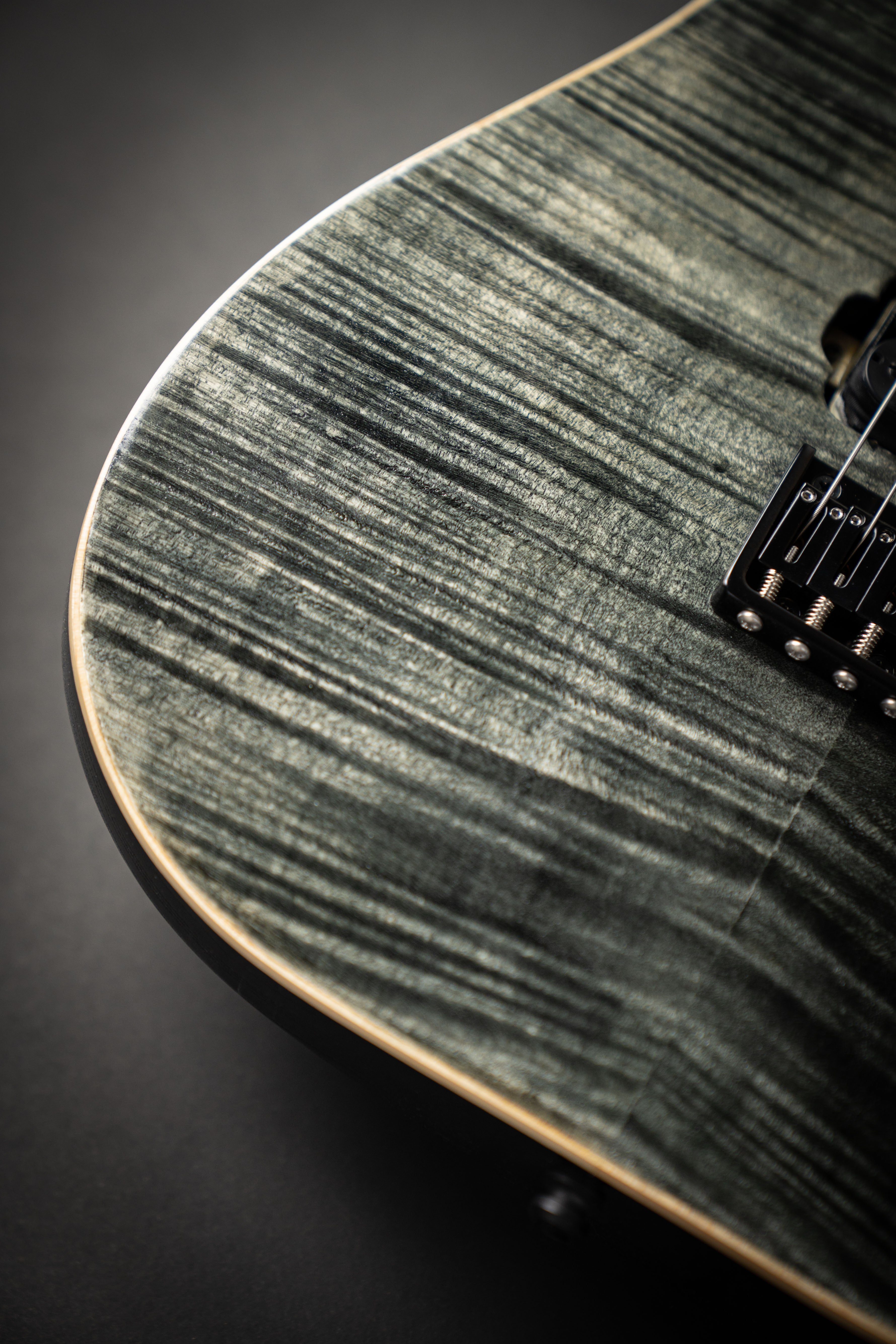 EDWARDS E-M-Ⅱ Custom smoky BK Edwards EM-II CTM Smoky Black (ED2204172) – Guitars Rebellion