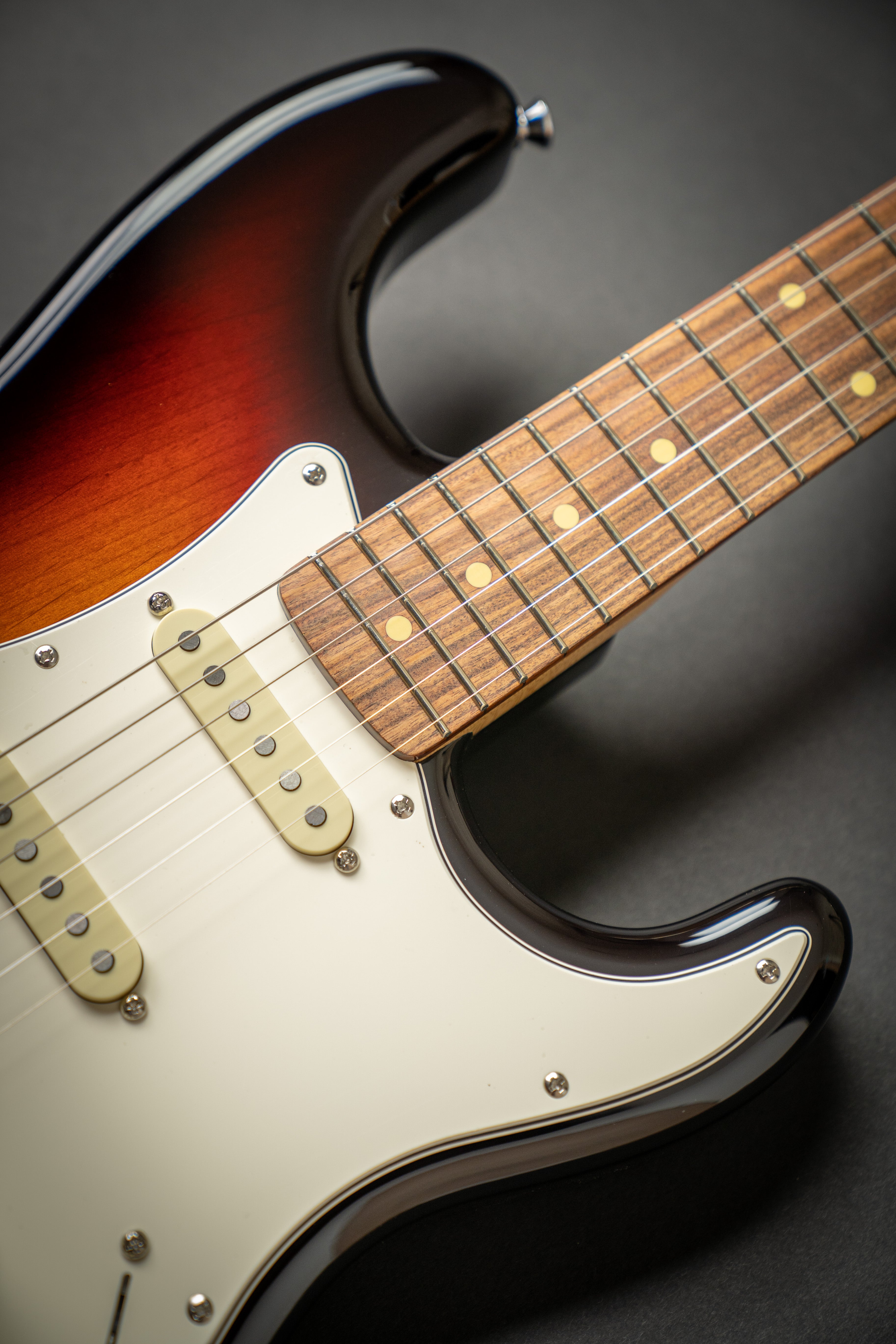 Edwards E-ST-90ALR 3 Tone Sunburst (ED2051653P) – Guitars Rebellion