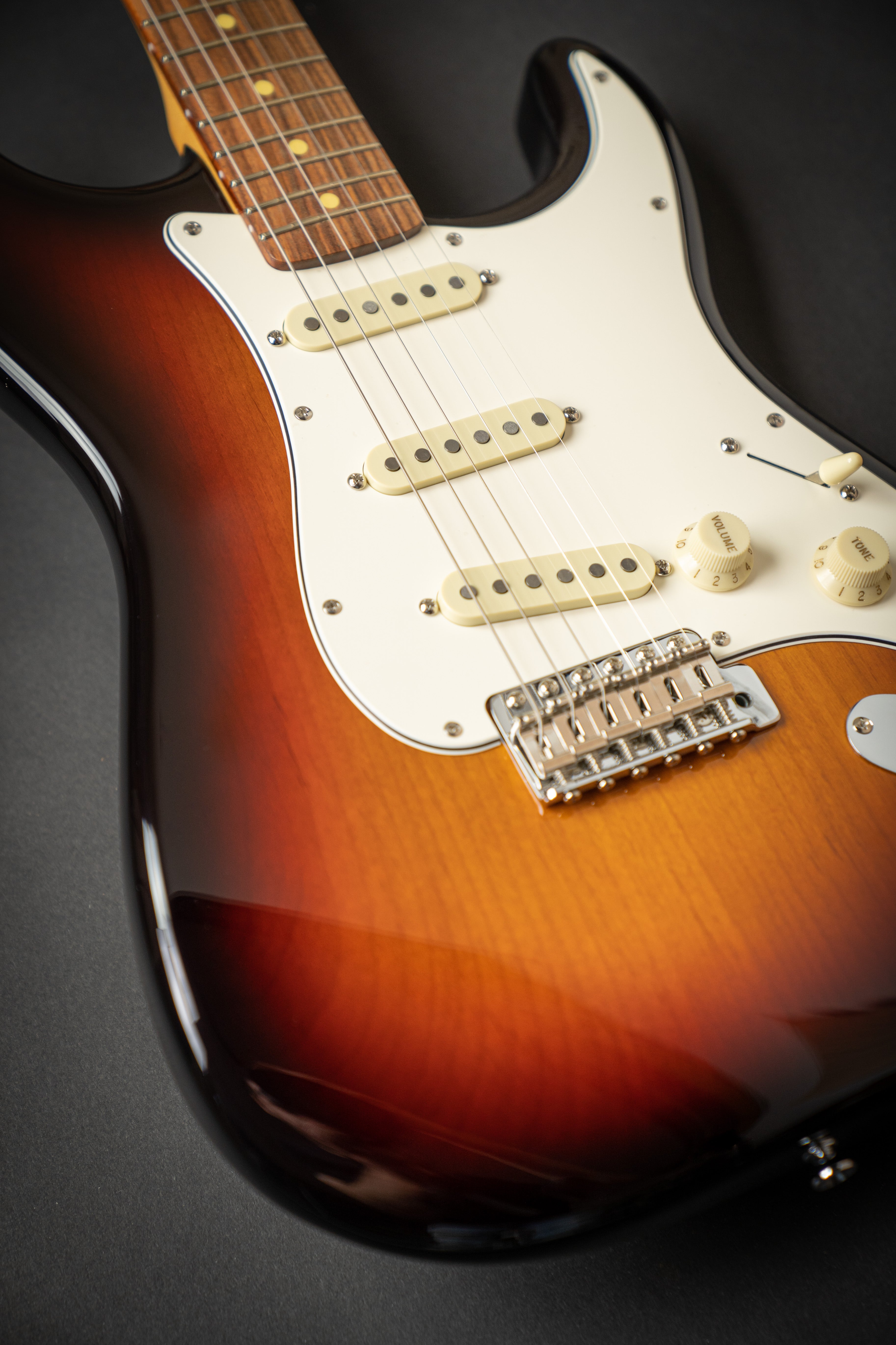 Edwards E-ST-90ALR 3 Tone Sunburst (ED2051653P) – Guitars Rebellion