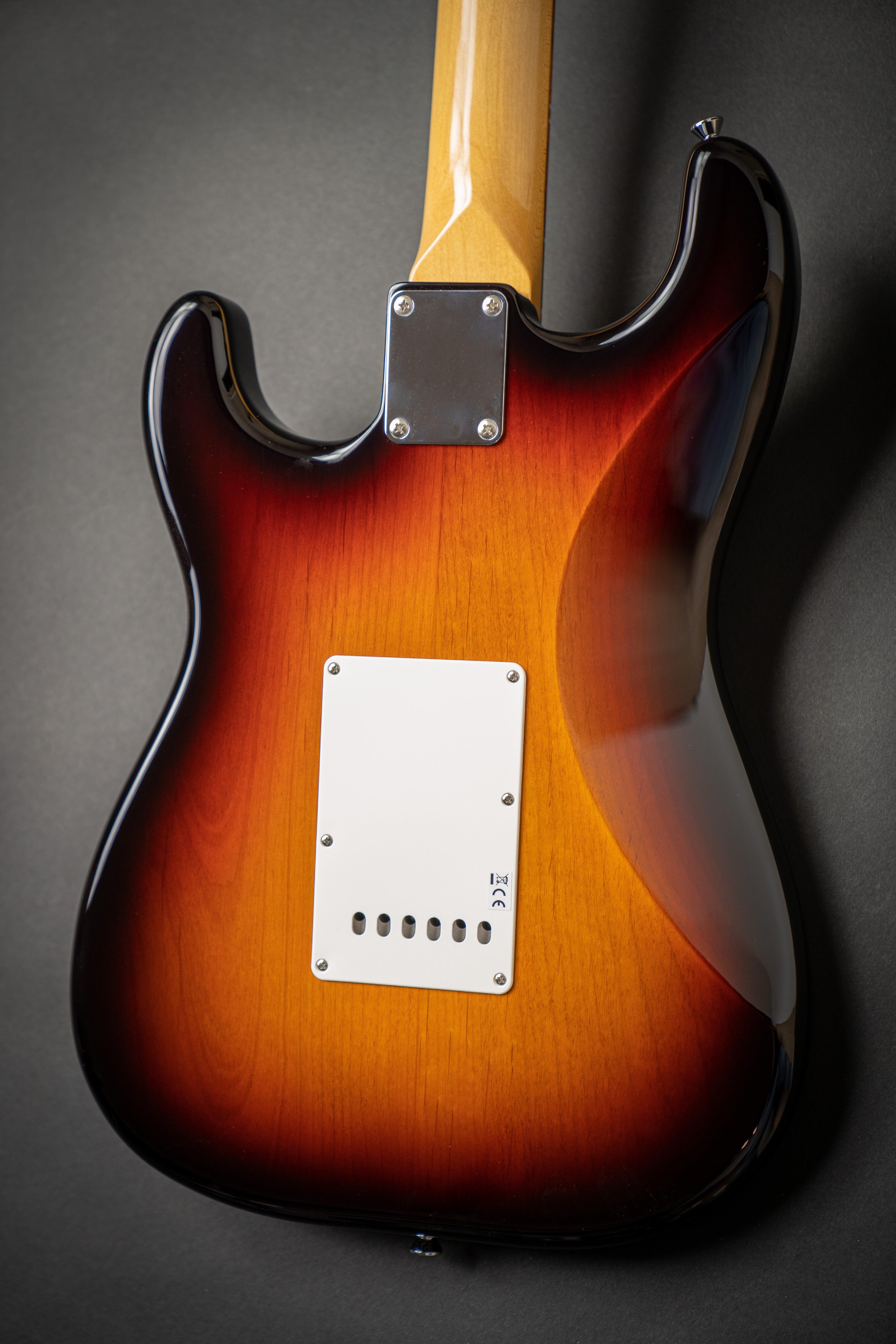 ギター EDWARDS E-FA-LTD Sunburst SB Edwards E-ST-90ALR 3 Tone Sunburst (ED2051653P) – Guitars Rebellion
