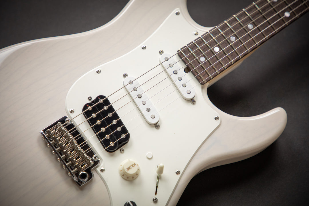 Studio Elite HD Blond (J9127) 