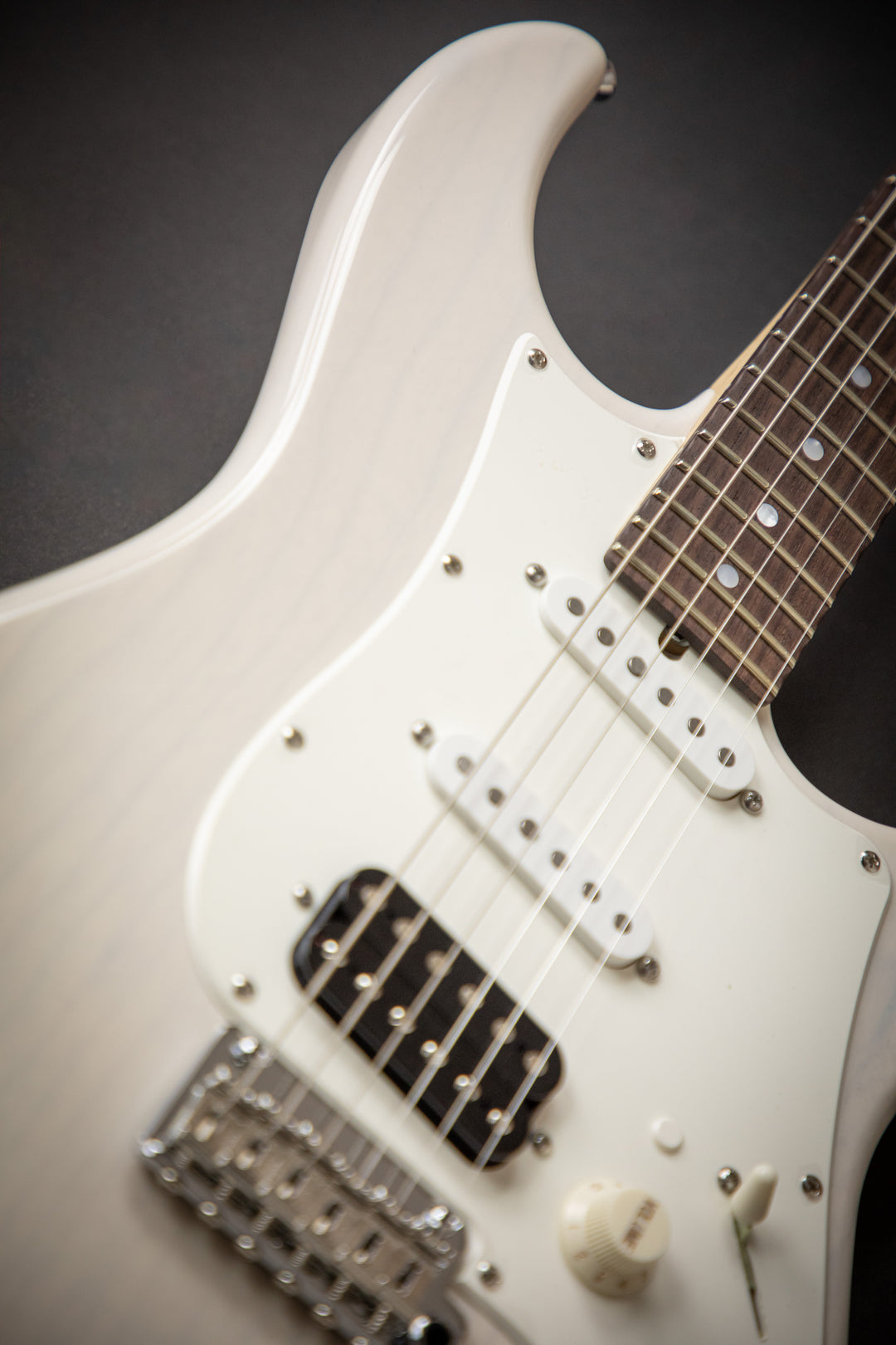 Studio Elite HD Blond (J9127) 