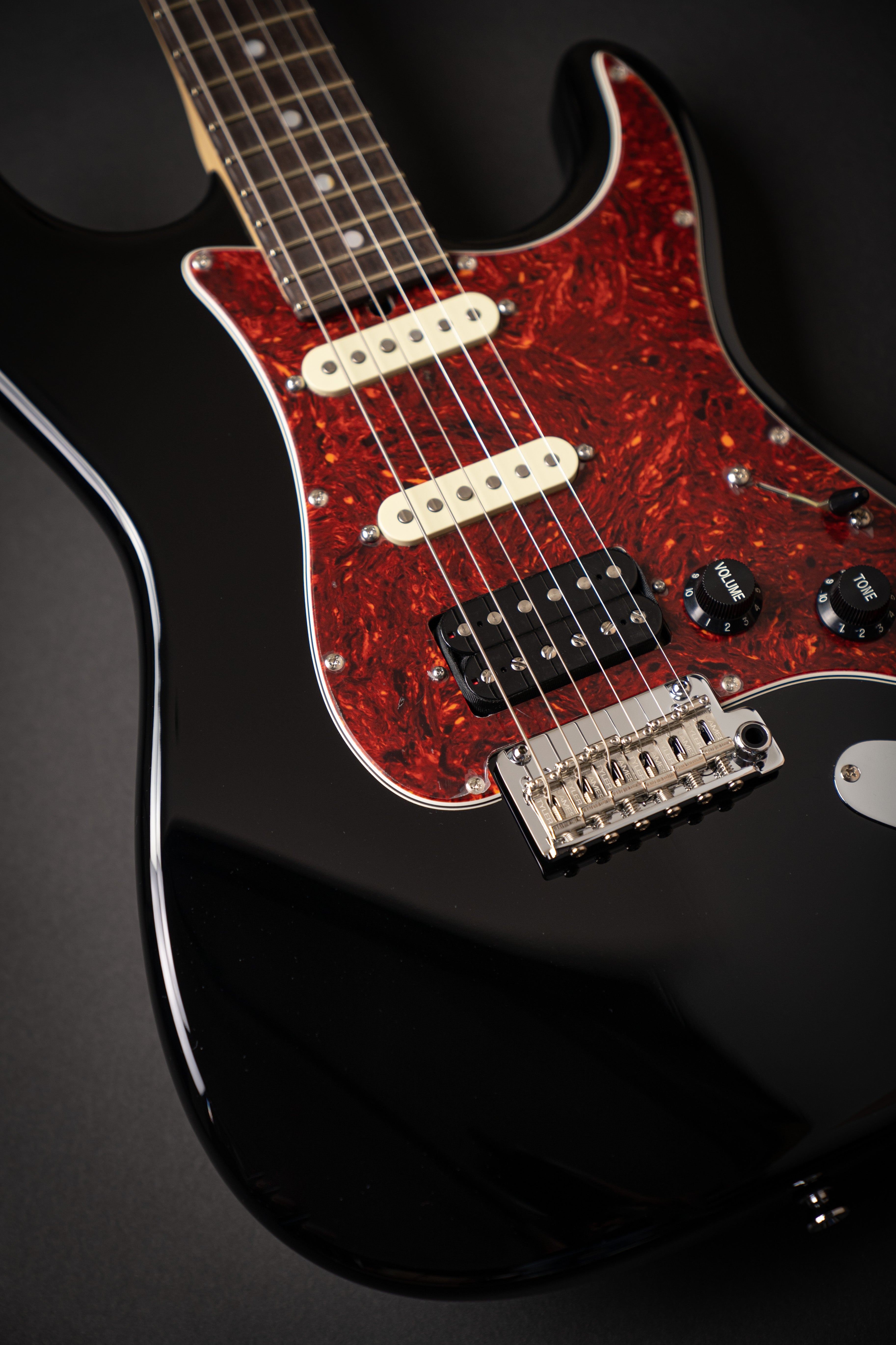 James Tyler Japan The Black Classic (J21078) – Guitars Rebellion
