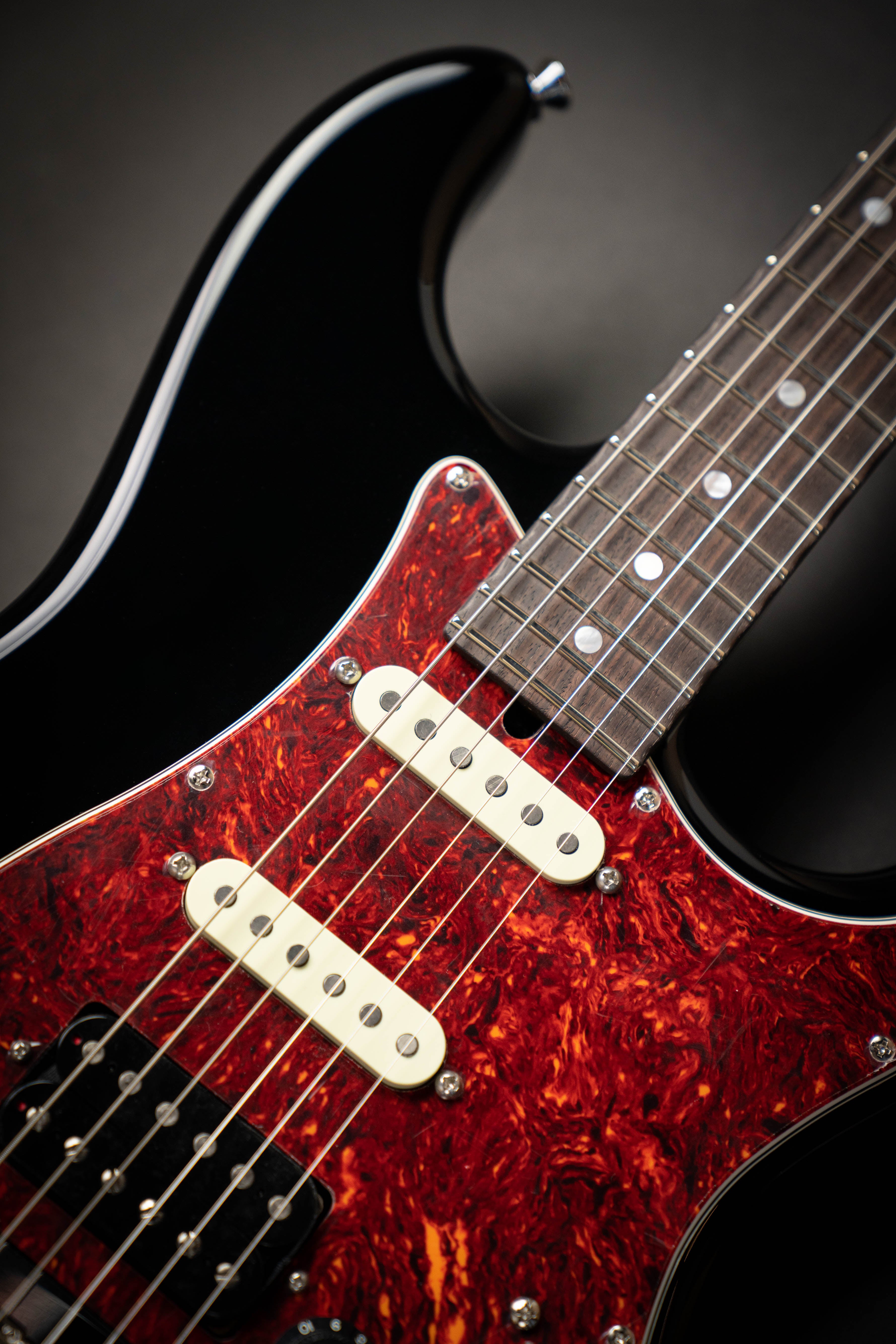 James Tyler Japan The Black Classic (J23013) – Guitars Rebellion