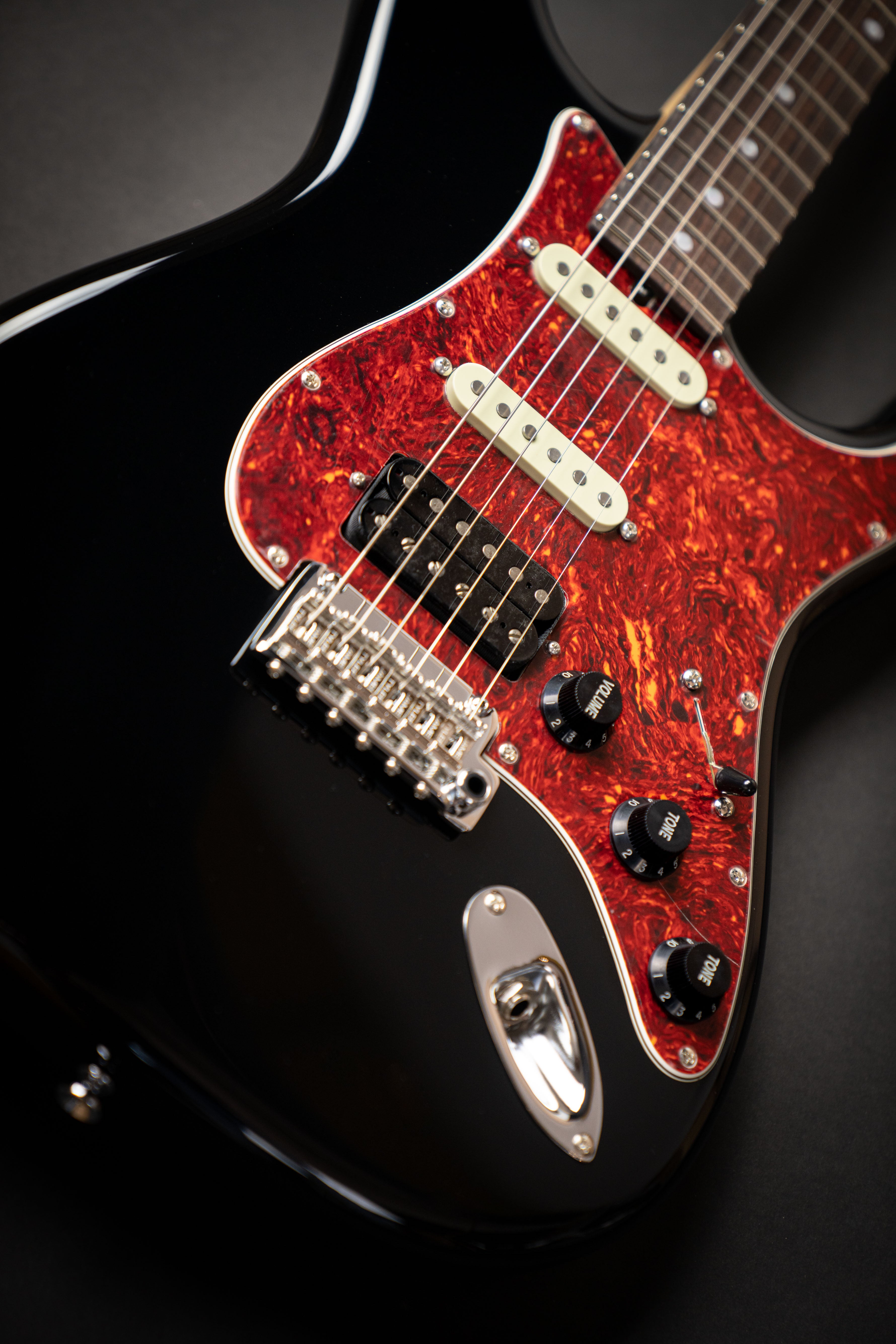 James Tyler Japan The Black Classic (J23013) – Guitars Rebellion