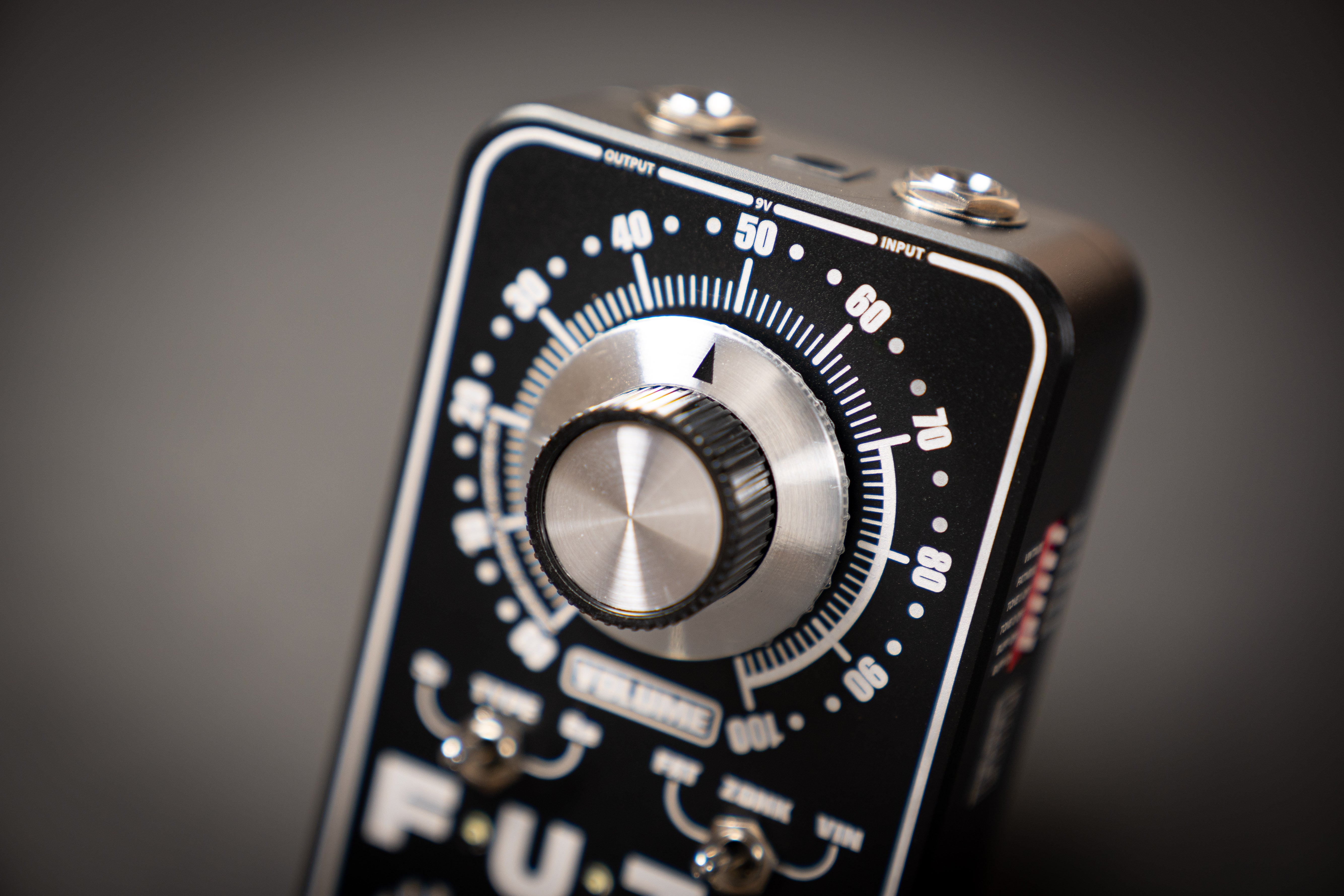 King Tone Guitar miniFUZZ V2 – Guitars Rebellion King Tone Guitar miniFUZZ V2 – Guitars Rebellion
