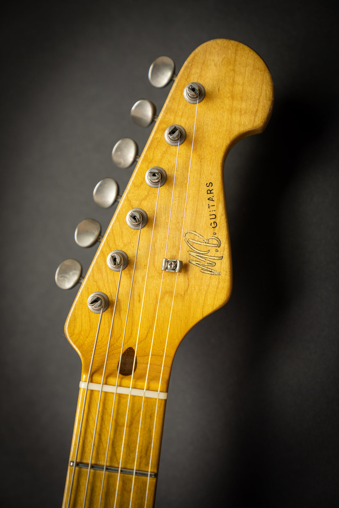 '57-S 2 Tone Burst (18560)