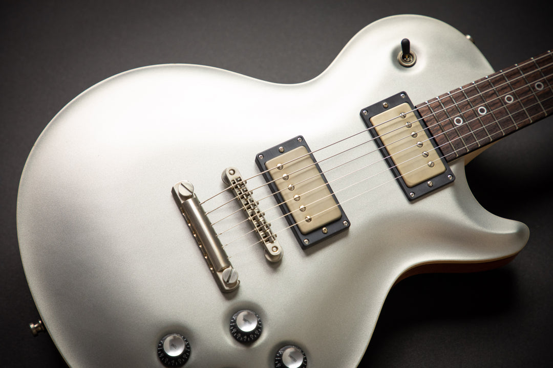 Orca Worn Platinum Silver Exp Curly Maple Neck (03372)