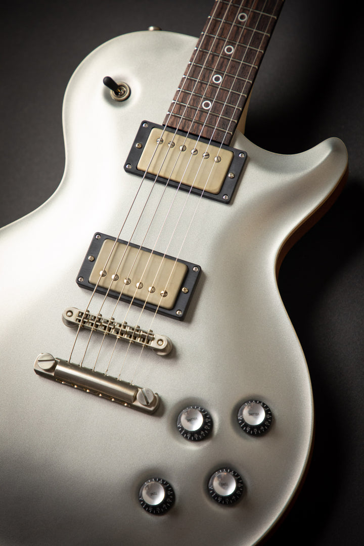 Orca Worn Platinum Silver Exp Curly Maple Neck (03372)