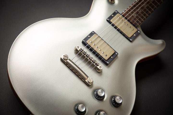 Orca Worn Platinum Silver Exp Curly Maple Neck (03372)