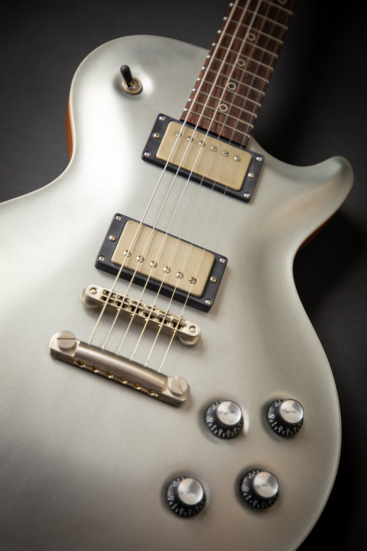 Orca Worn Platinum Silver Exp Curly Maple Neck (03372)