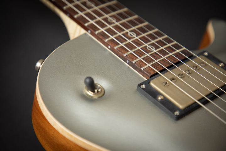 Orca Worn Platinum Silver Exp Curly Maple Neck (03372)