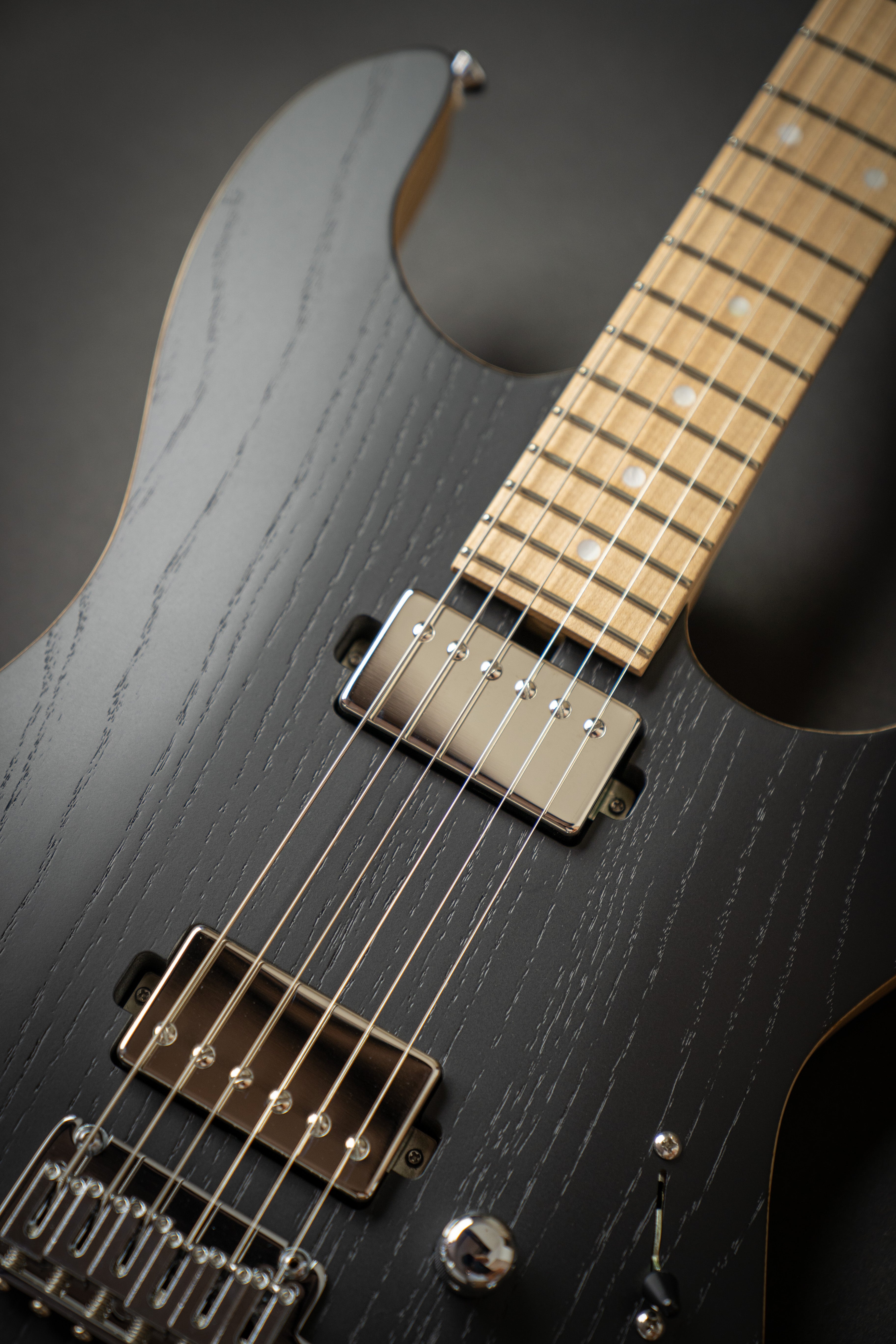 Saito S-622 Black Open Pore HH (211767) – Guitars Rebellion