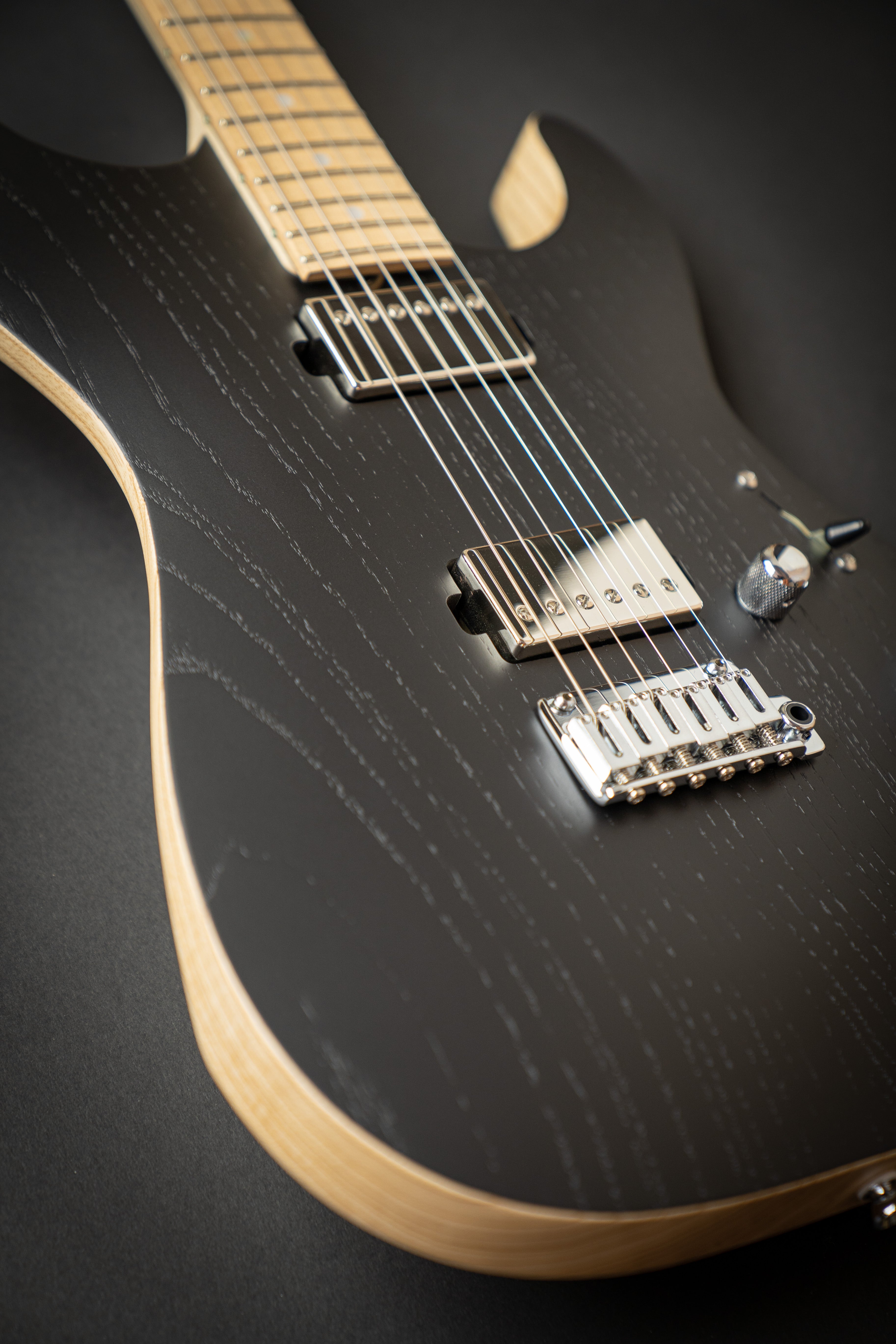 Saito S-622 Black Open Pore HH (211767) – Guitars Rebellion