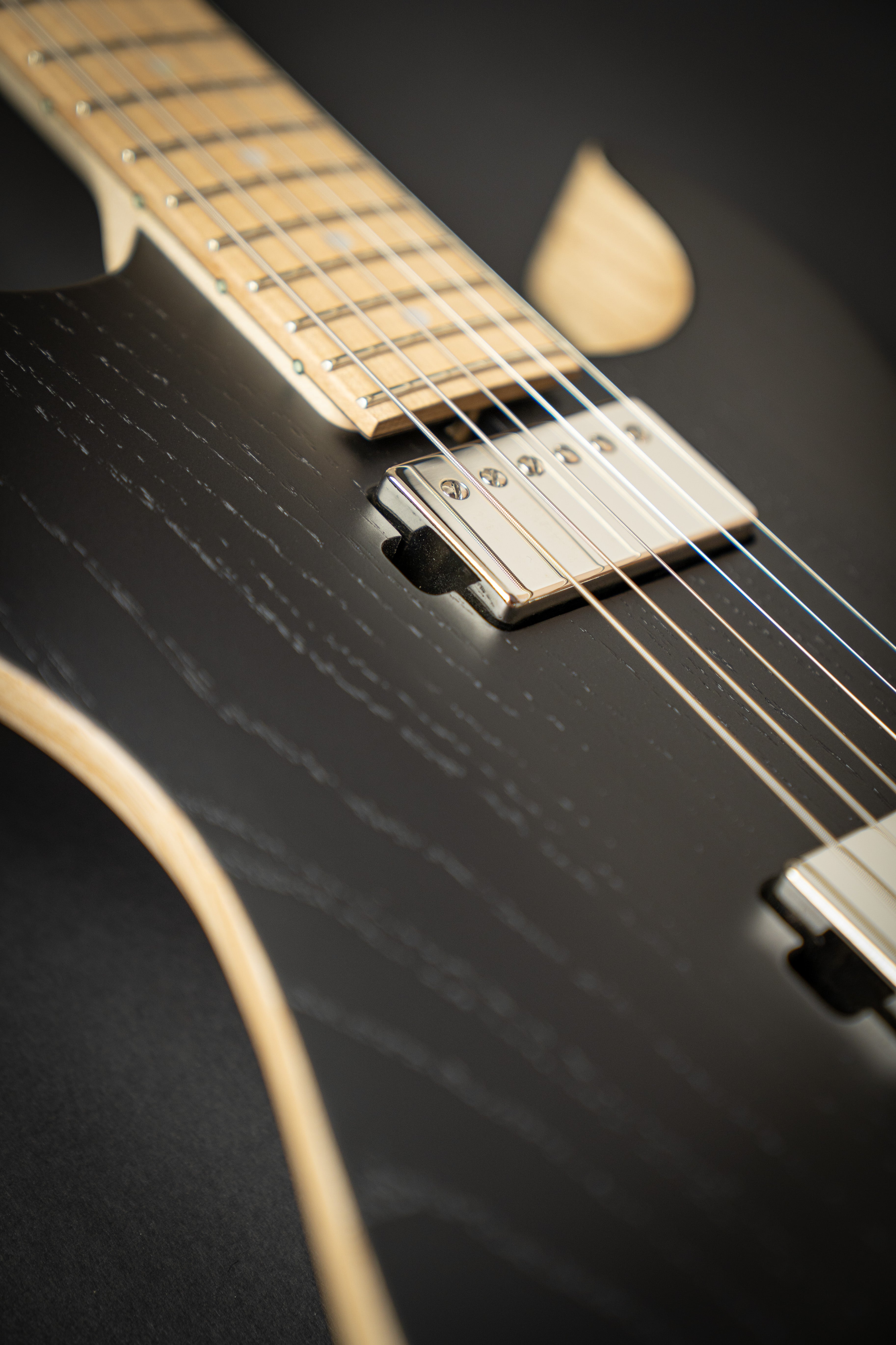Saito S-622 Black Open Pore HH (211767) – Guitars Rebellion