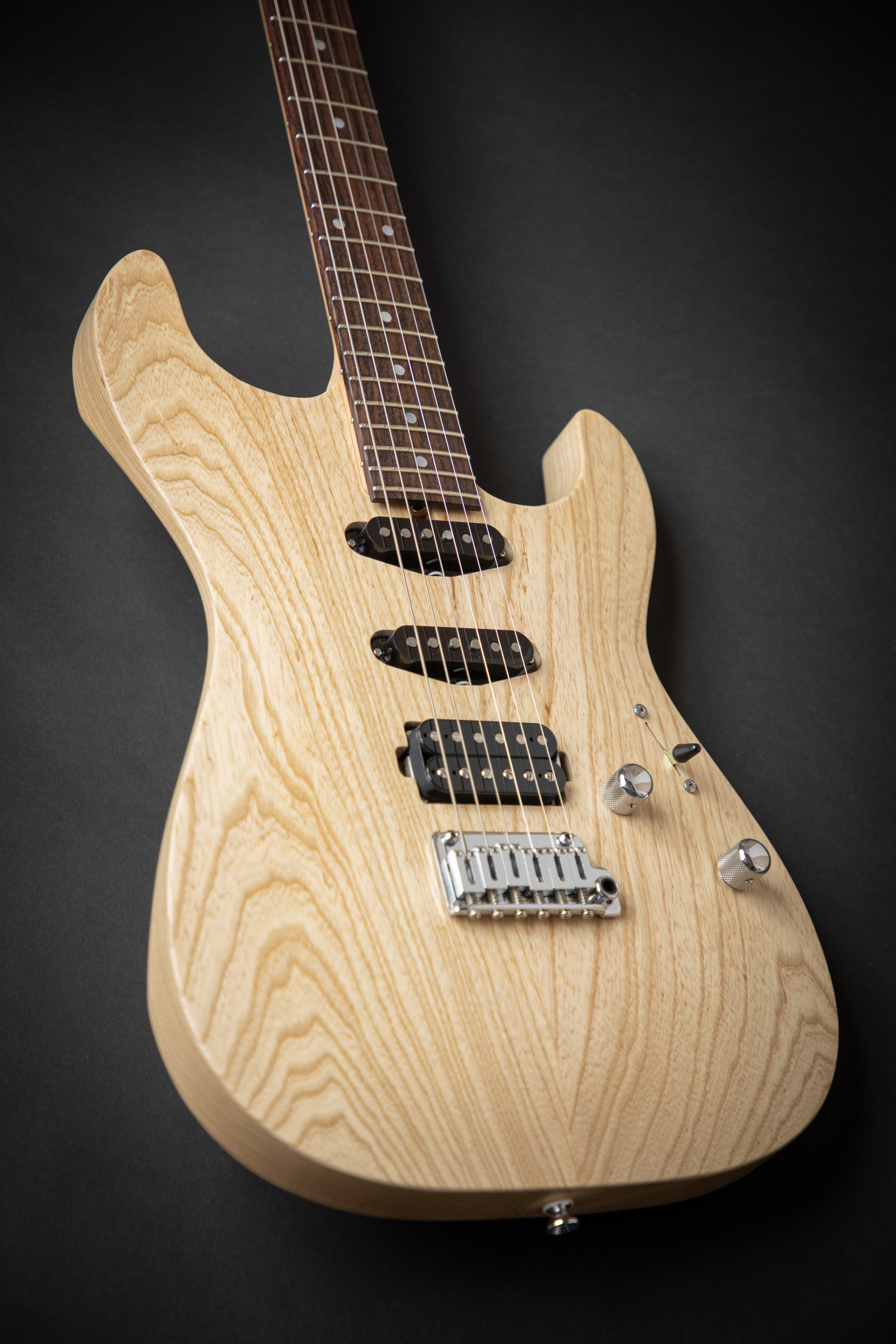 【送料無料】 Saito Guitars S-622CS Sand Beige Saito S-622 Naked (180795) – Guitars Rebellion