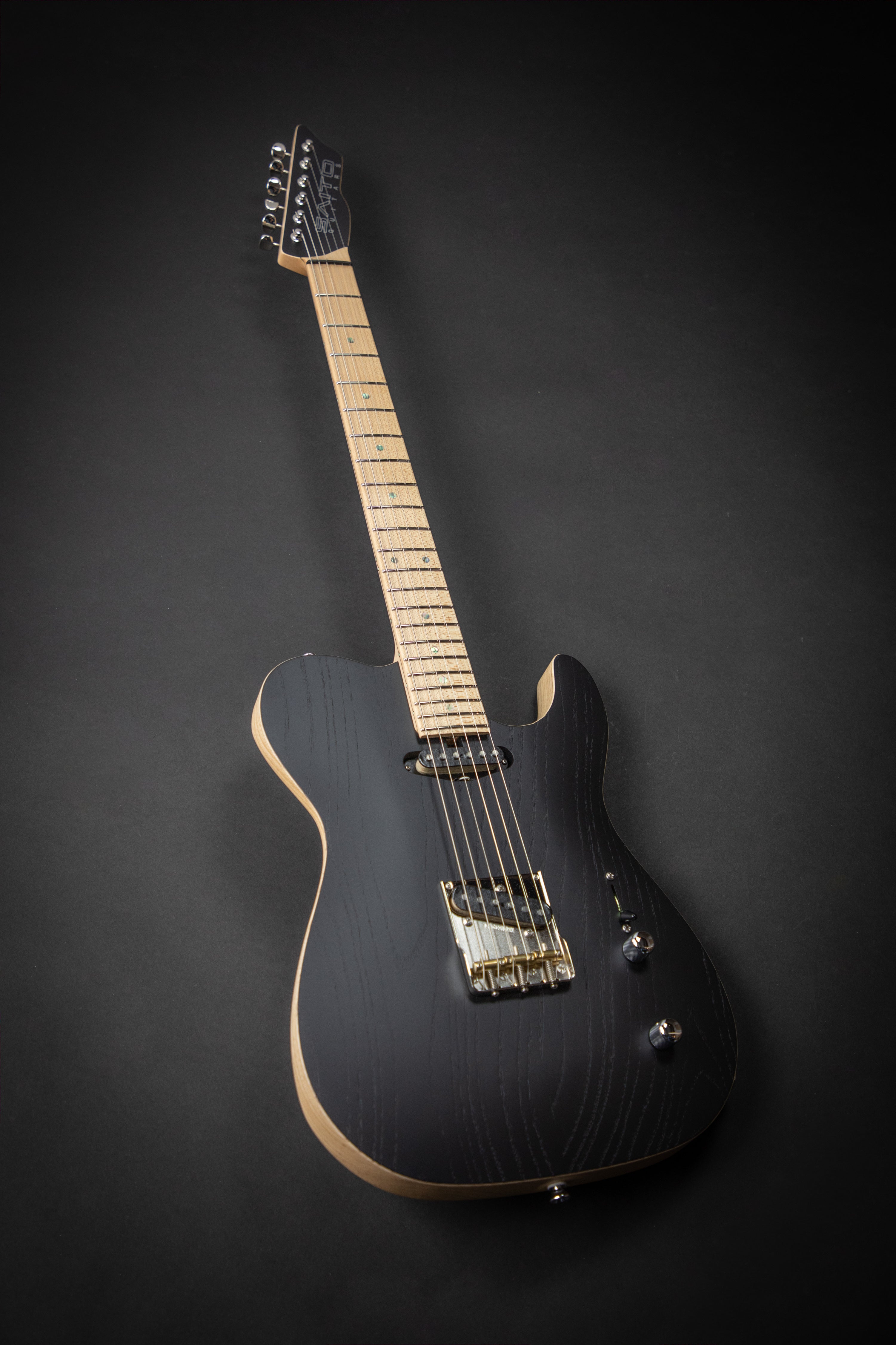 Saito S-622TLC Custom Black Open Pore (191018) – Guitars Rebellion