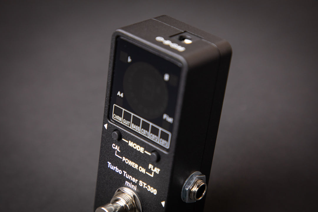 ST-300 Mini Stomp Box Strobe Tuner