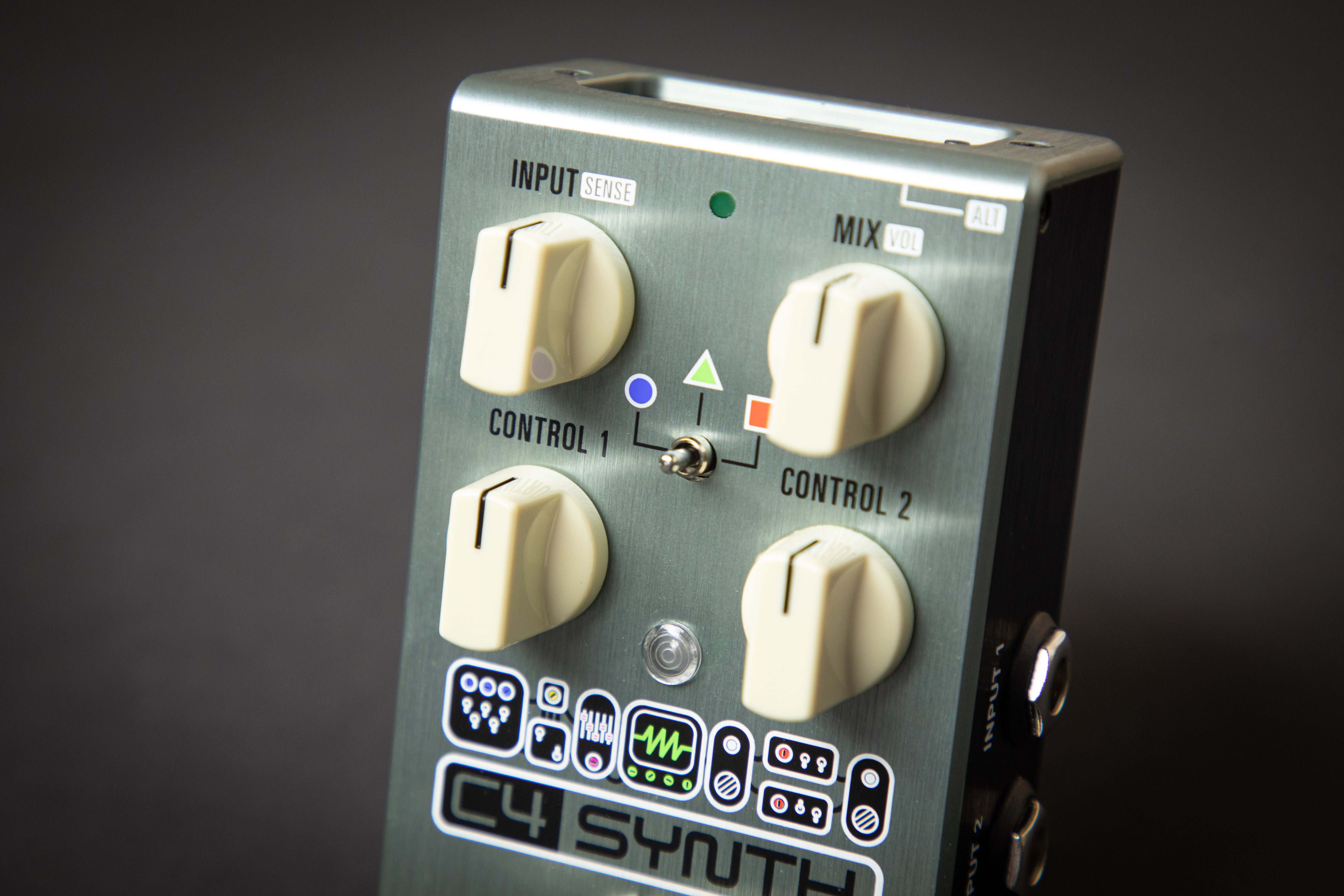 Source Audio C4 Synth – Guitars Rebellion