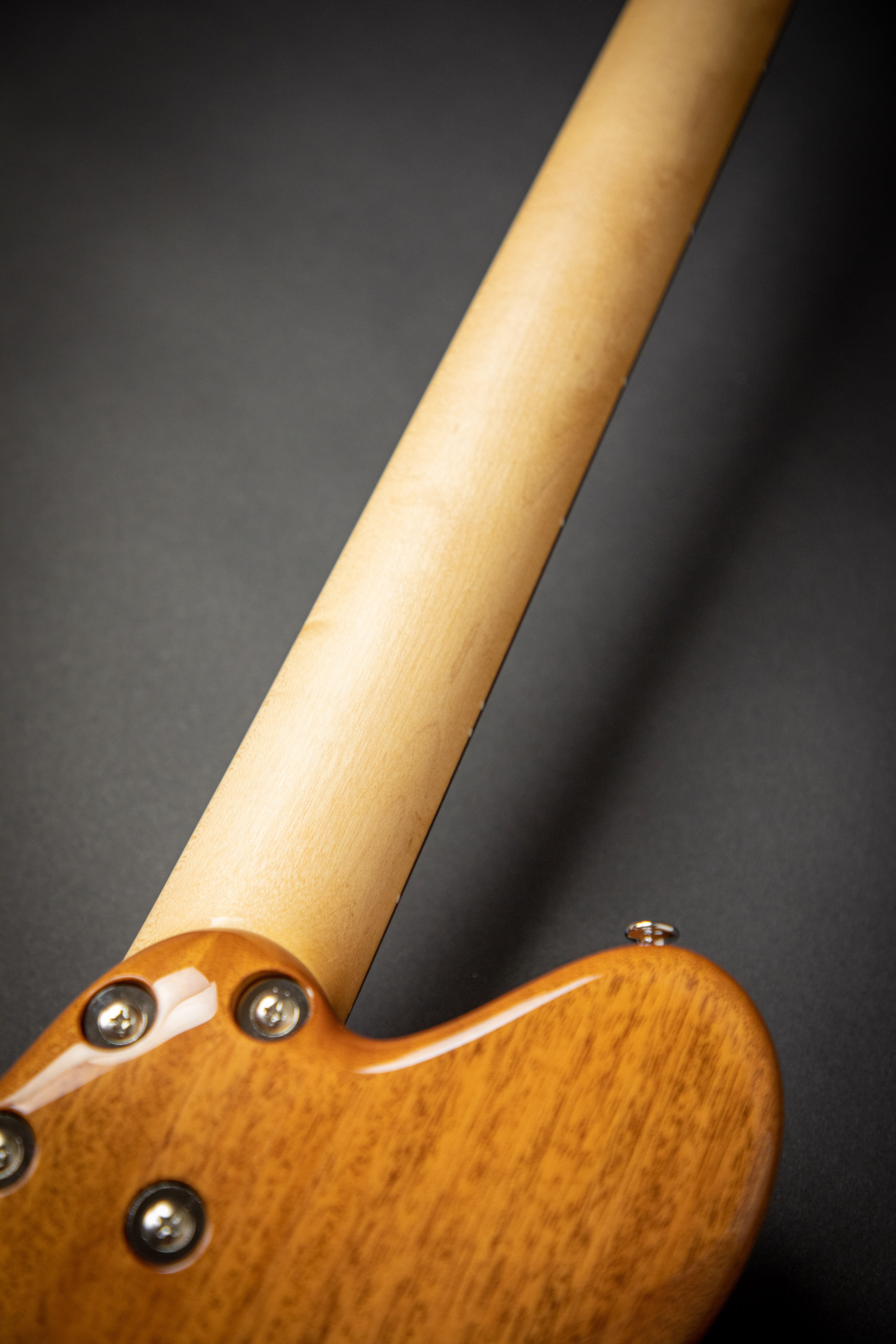Sugi DS496 WE Green Eye (S200157) – Guitars Rebellion