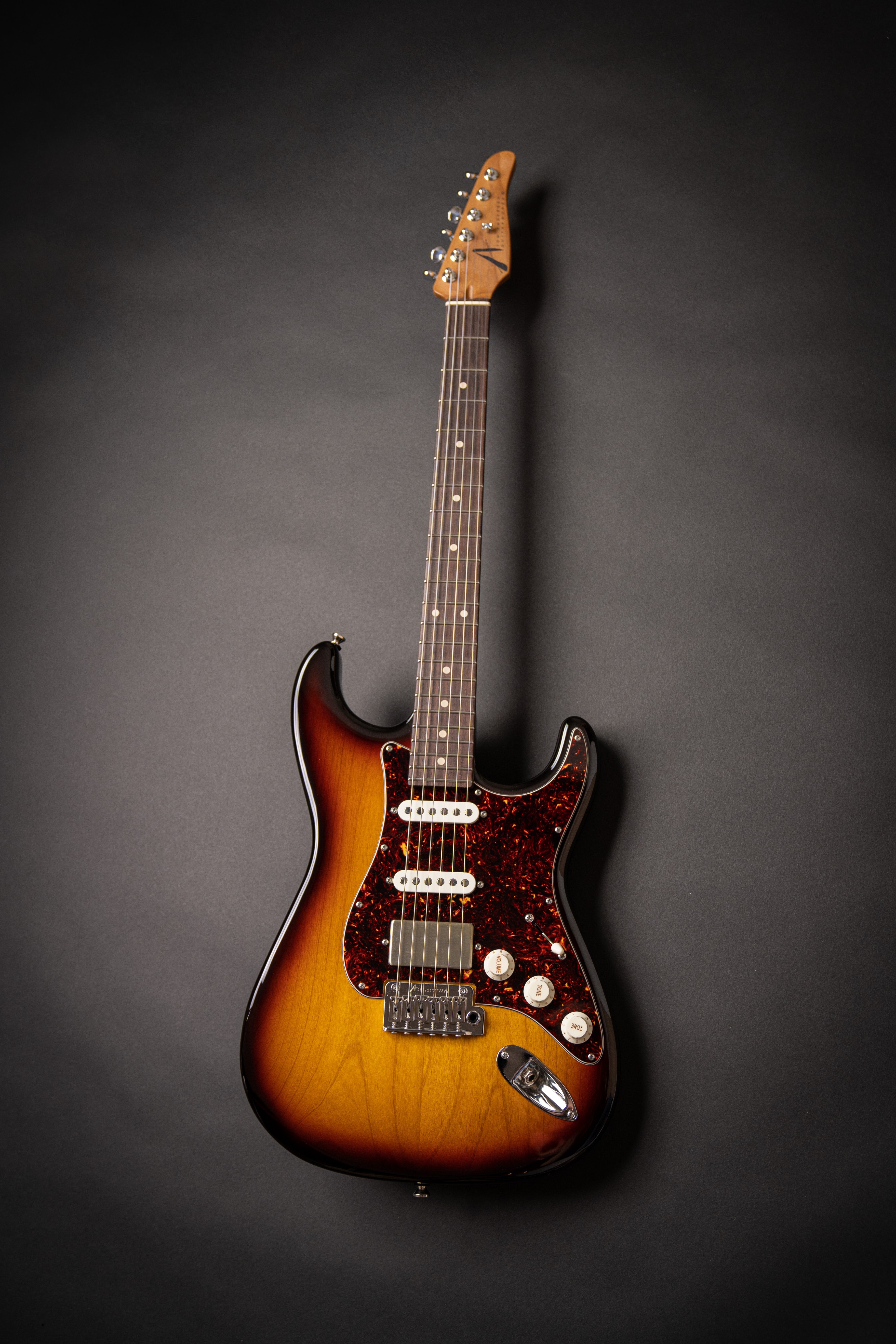 Tom Anderson Icon Classic 3 Color Burst (062321P) – Guitars Rebellion