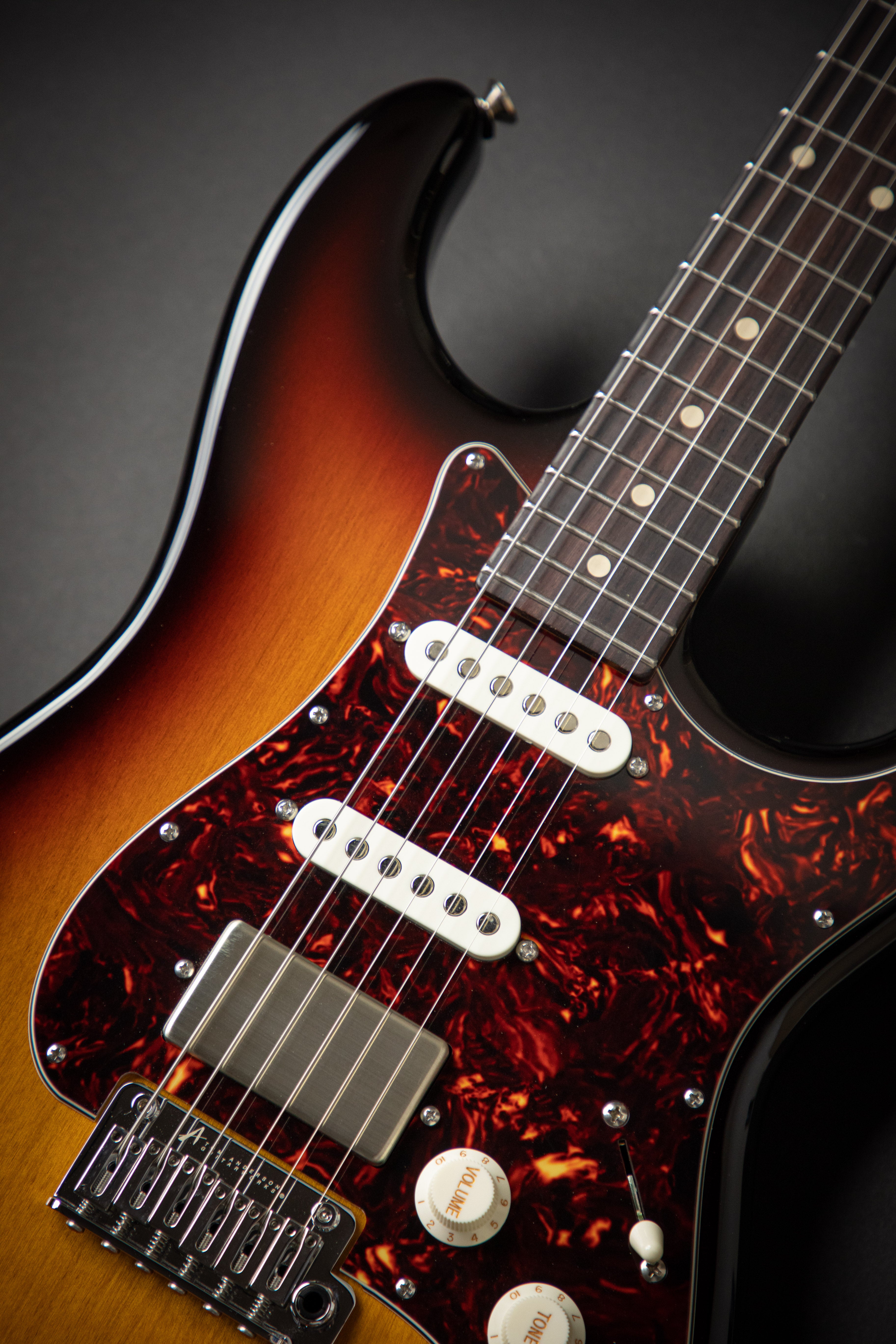 Tom Anderson Icon Classic 3 Color Burst (101320A) – Guitars Rebellion