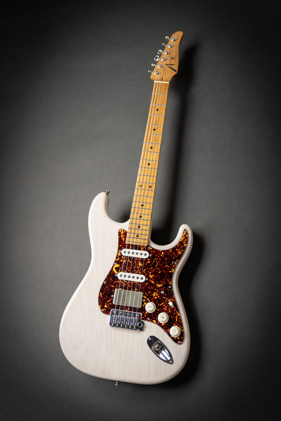 Icon Classic Translucent White (041322P)
