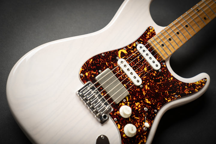 Icon Classic Translucent White (041322P)