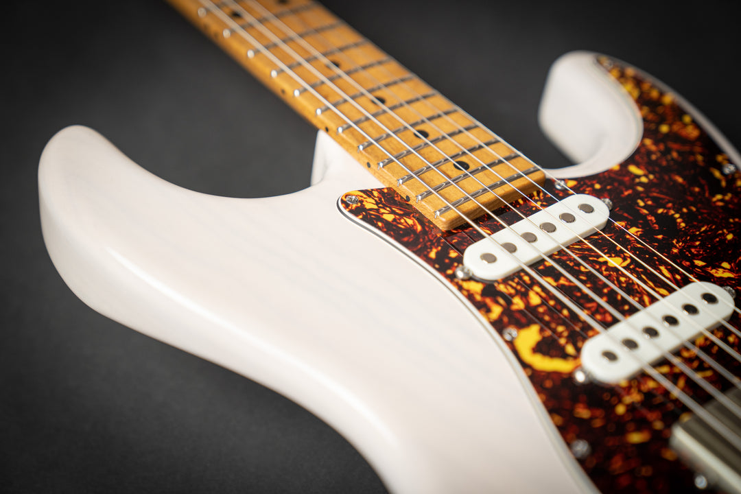 Icon Classic Translucent White (041322P)