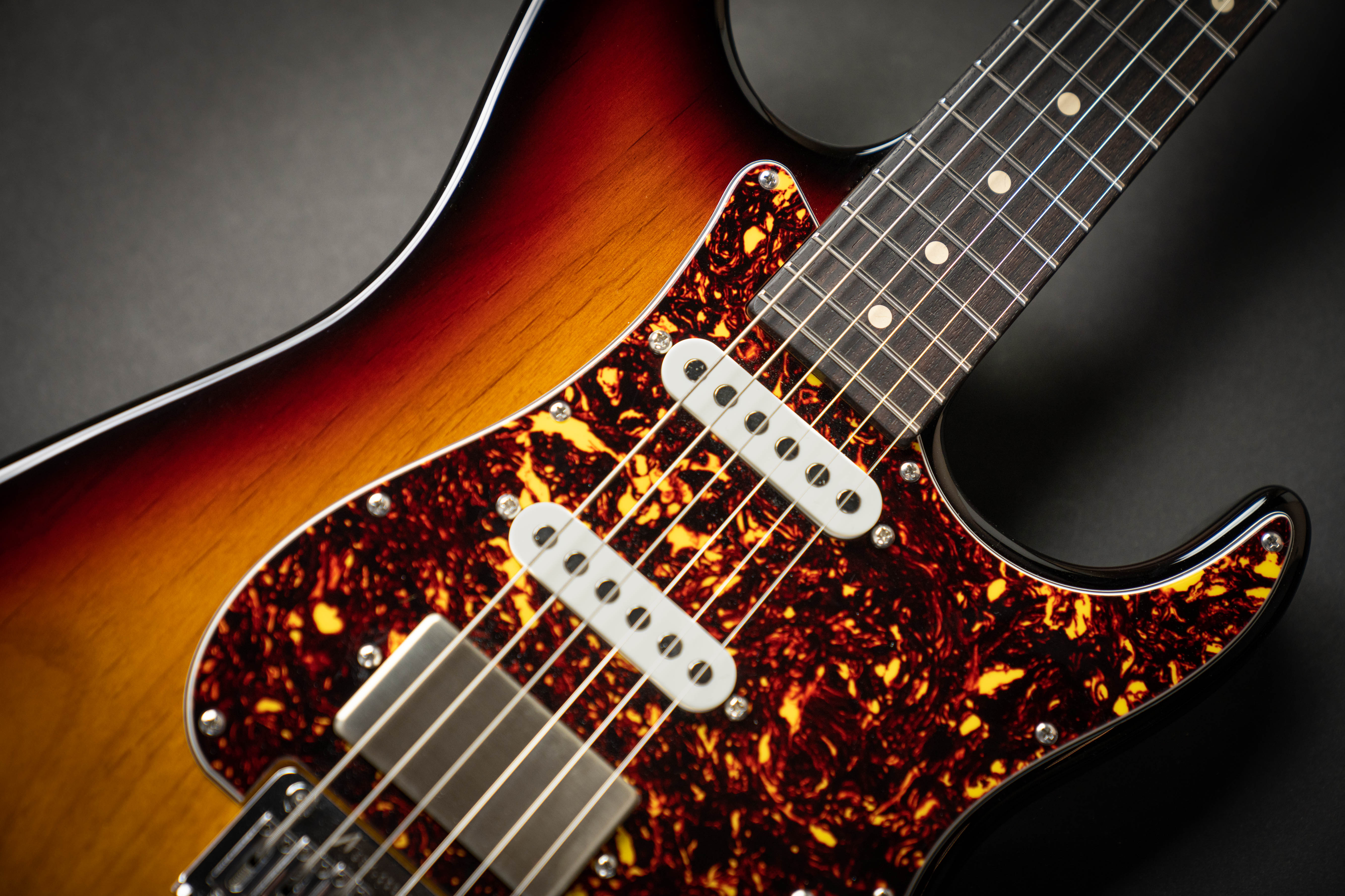 Tom Anderson The Classic 3 Color Burst (113022P) – Guitars Rebellion