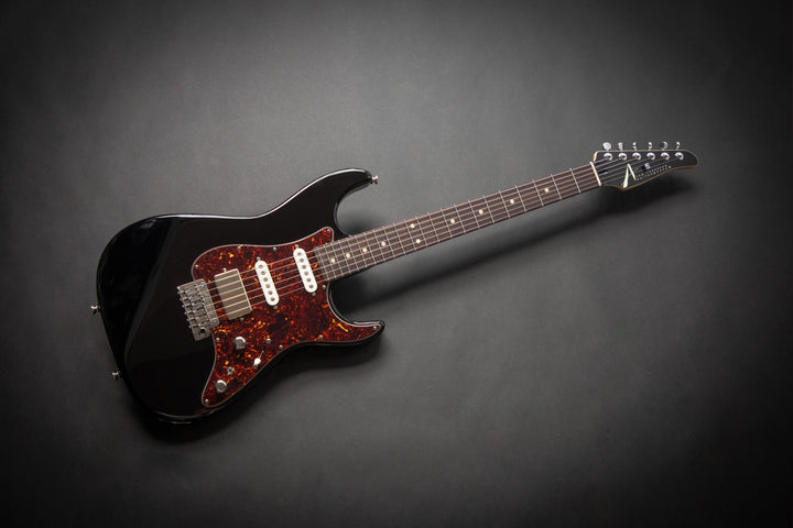 The Classic Black (010719A)