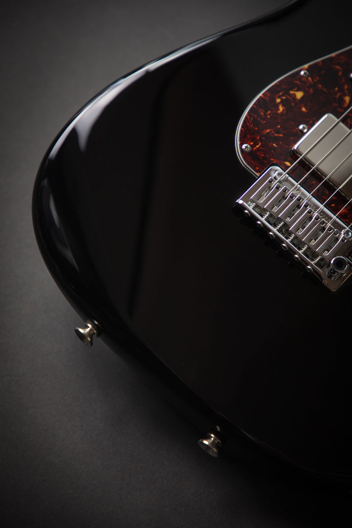 The Classic Black (010719A)